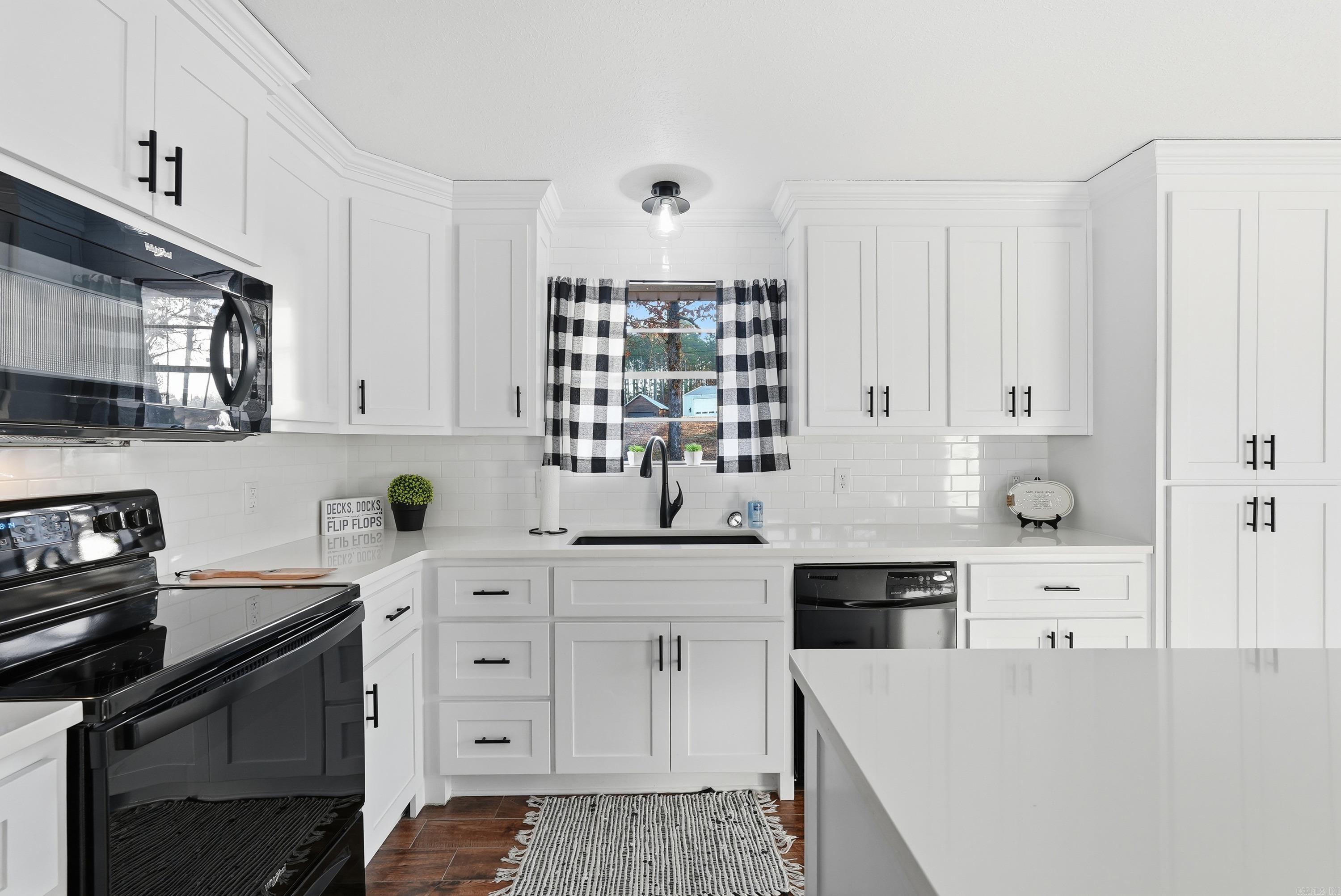 204 Burning Tree Rd. Greers Ferry, AR 72067