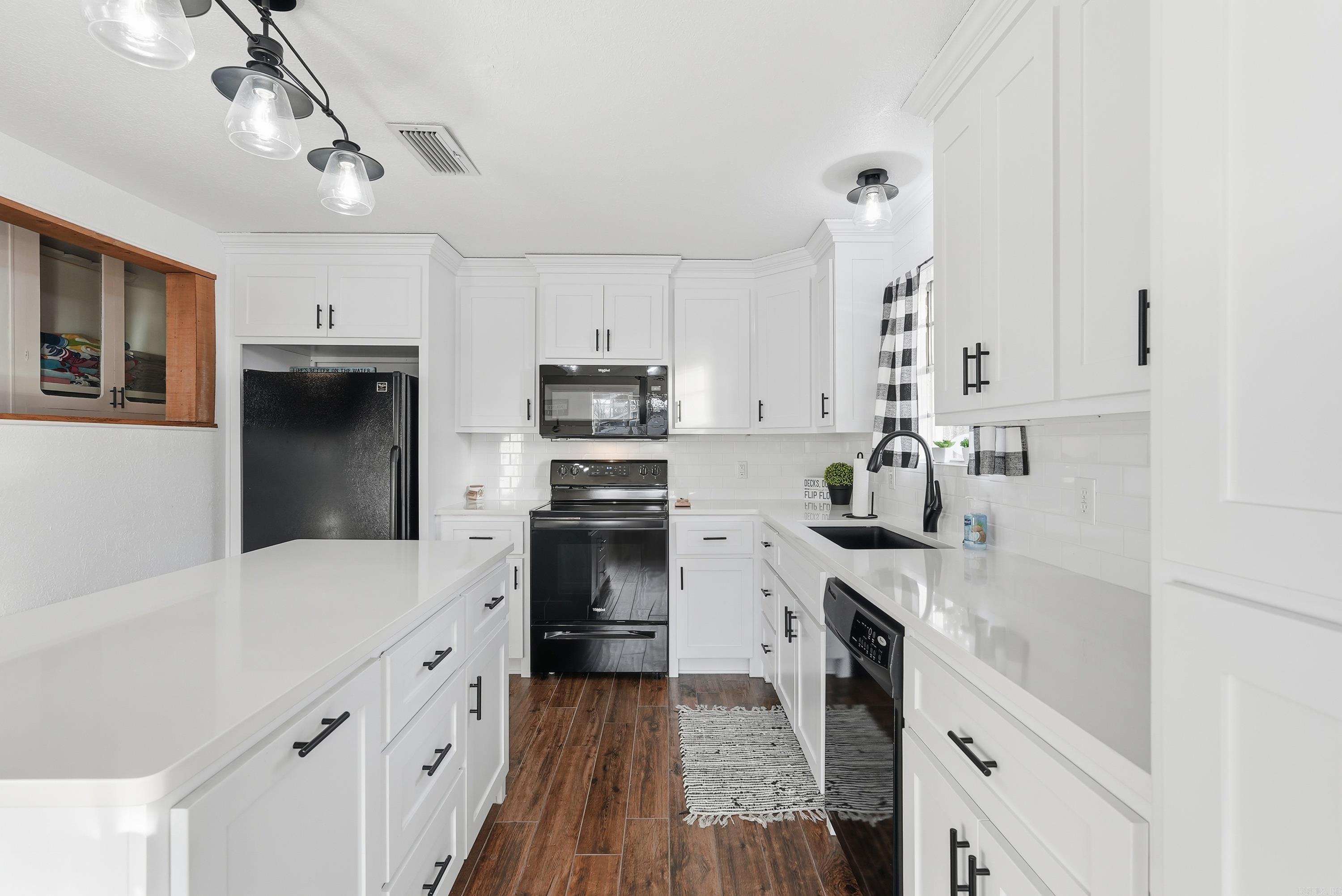 204 Burning Tree Rd. Greers Ferry, AR 72067