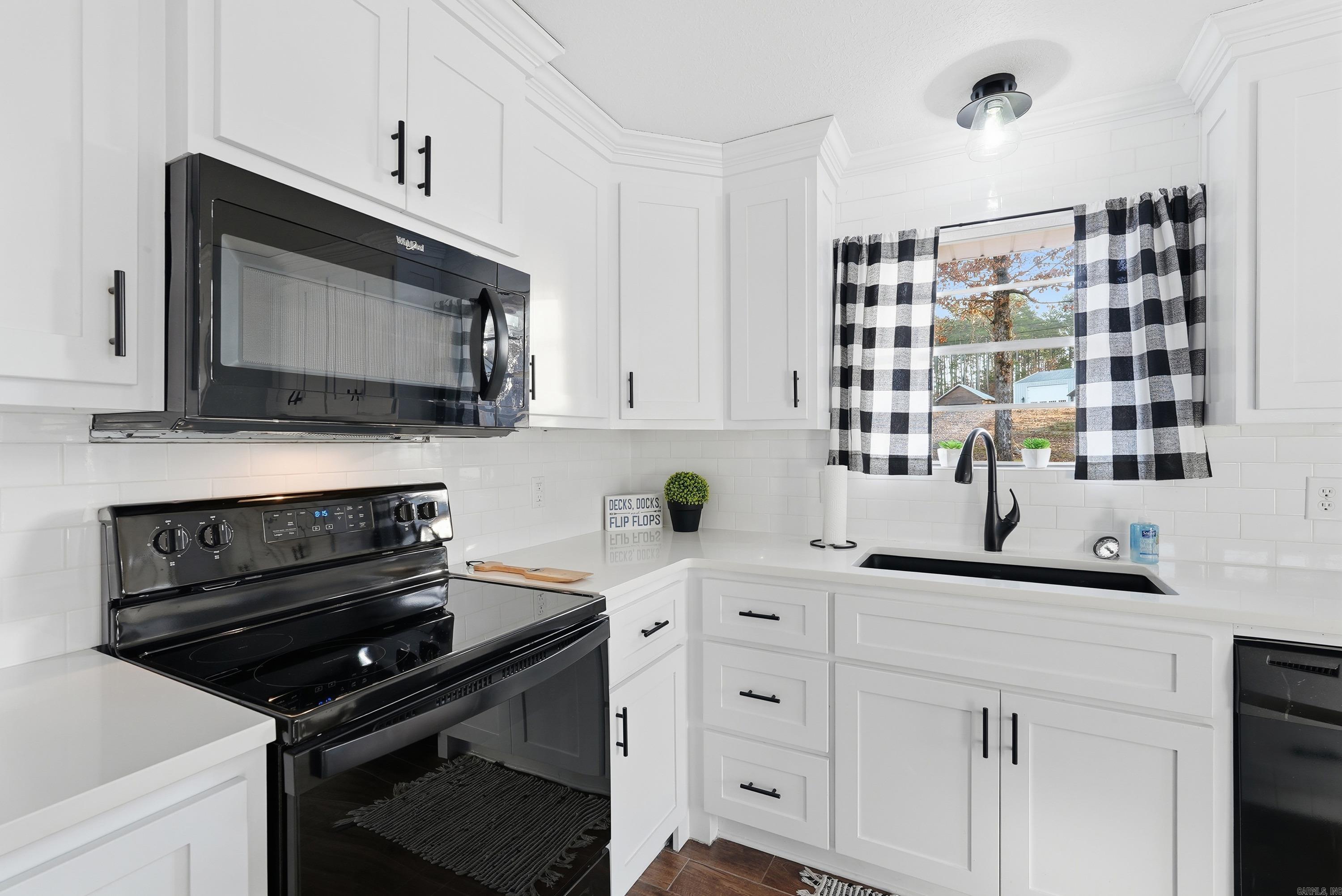 204 Burning Tree Rd. Greers Ferry, AR 72067