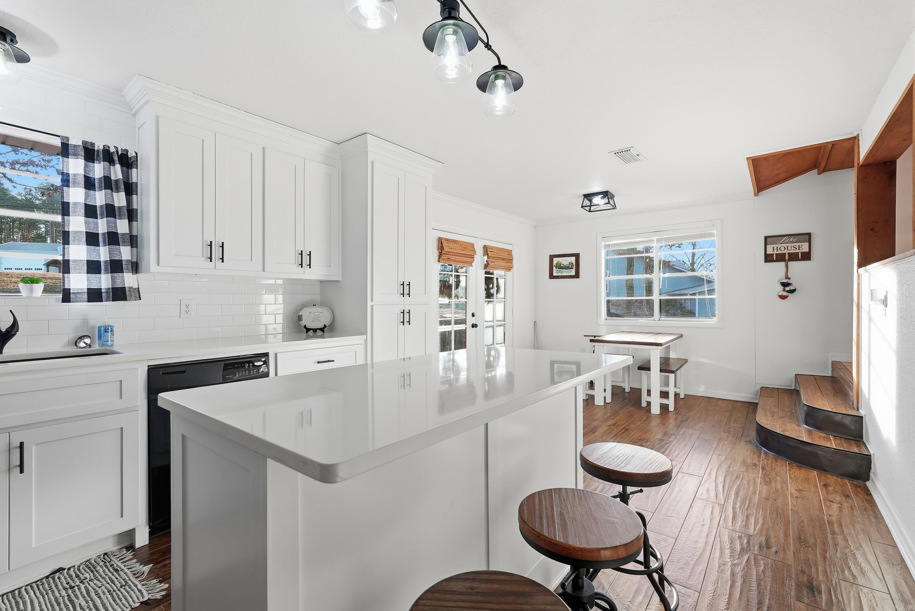 204 Burning Tree Rd. Greers Ferry, AR 72067