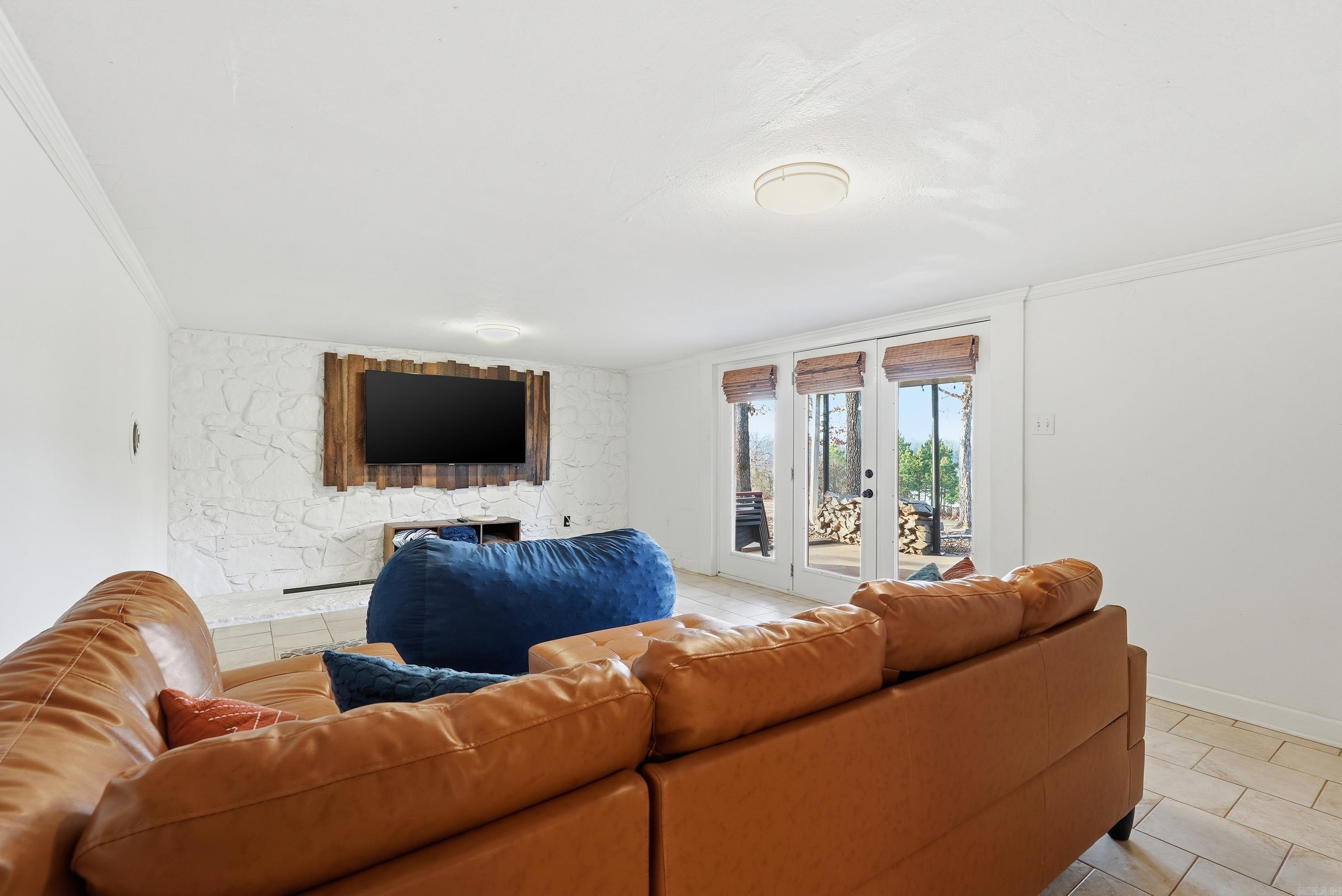 204 Burning Tree Rd. Greers Ferry, AR 72067