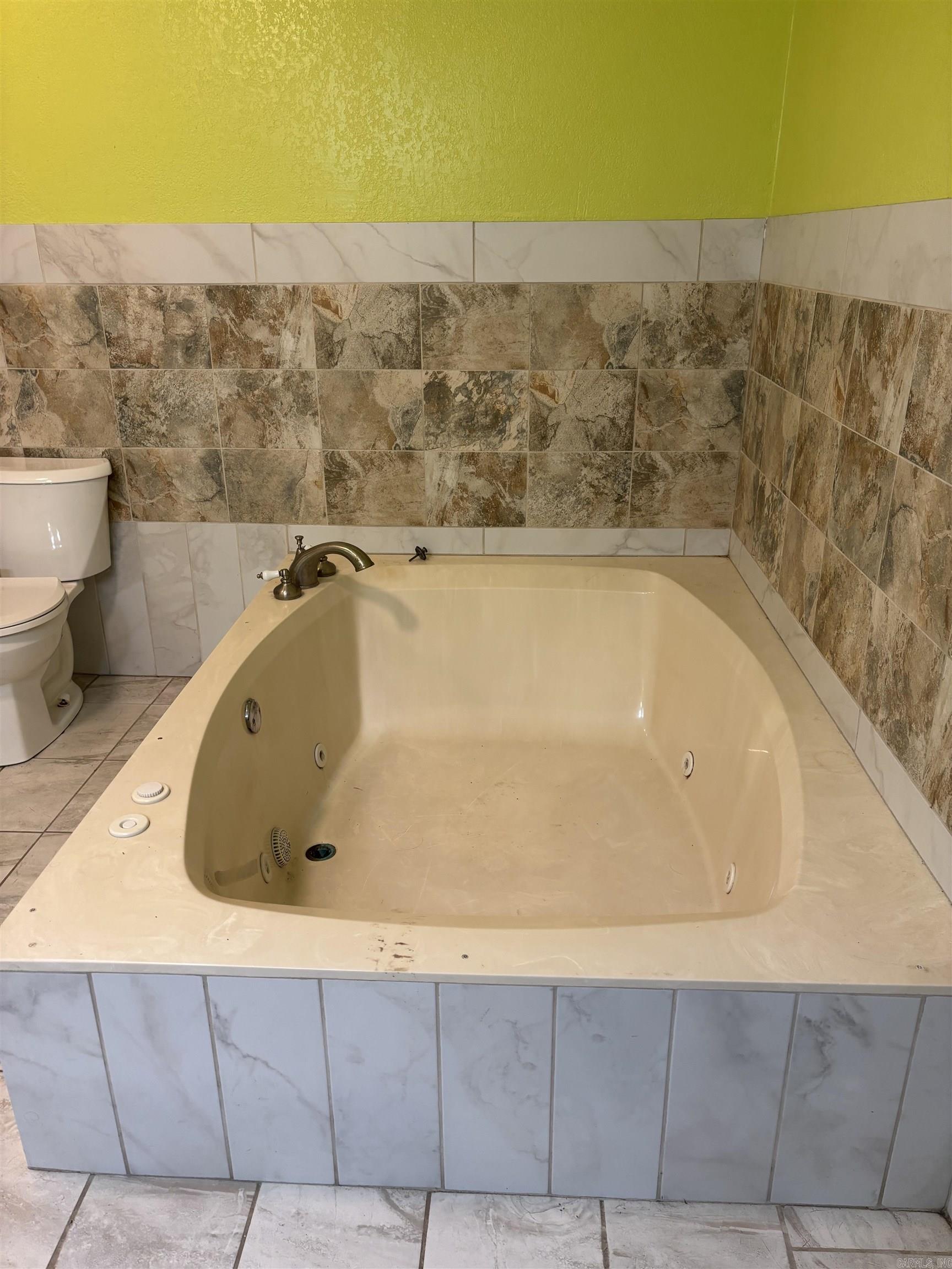 703 W 4Th St  Lonoke, AR