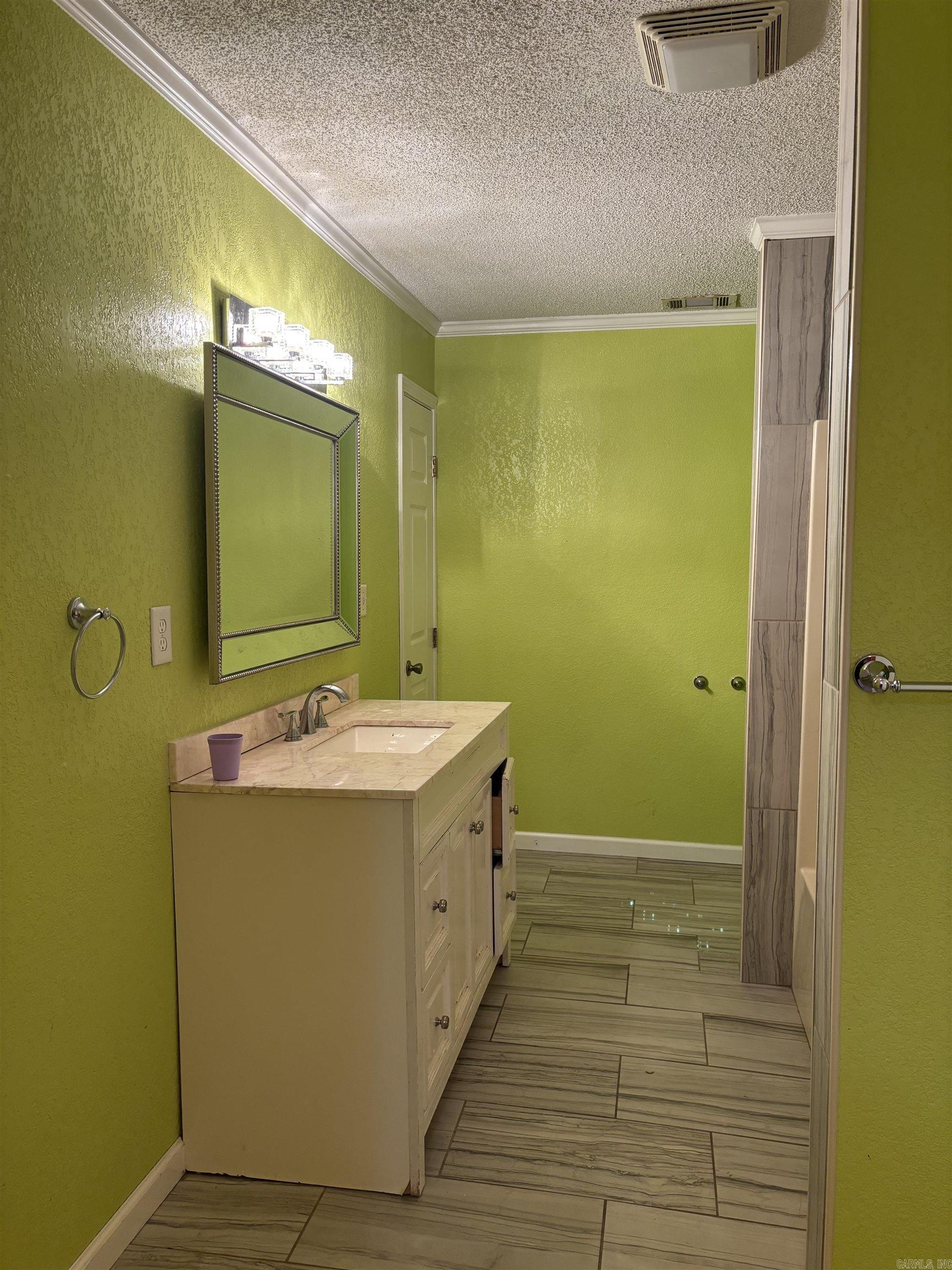 703 W 4Th St  Lonoke, AR