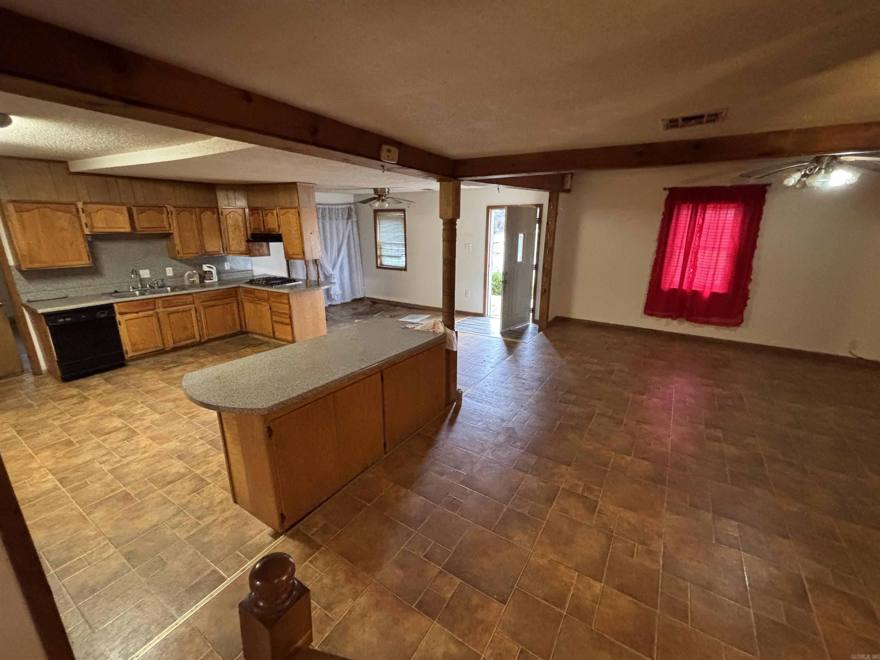 703 W 4Th St  Lonoke, AR