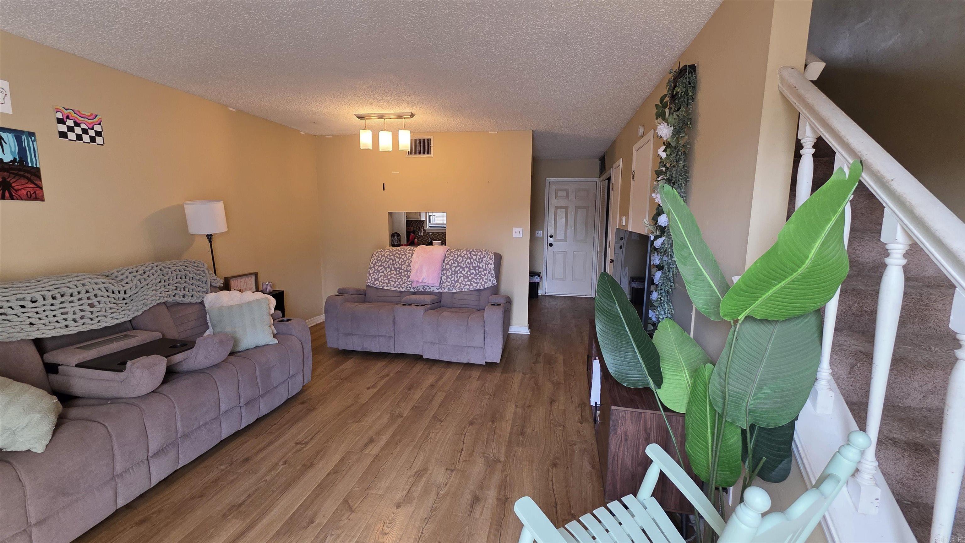 1419 N Nashville  Russellville, AR