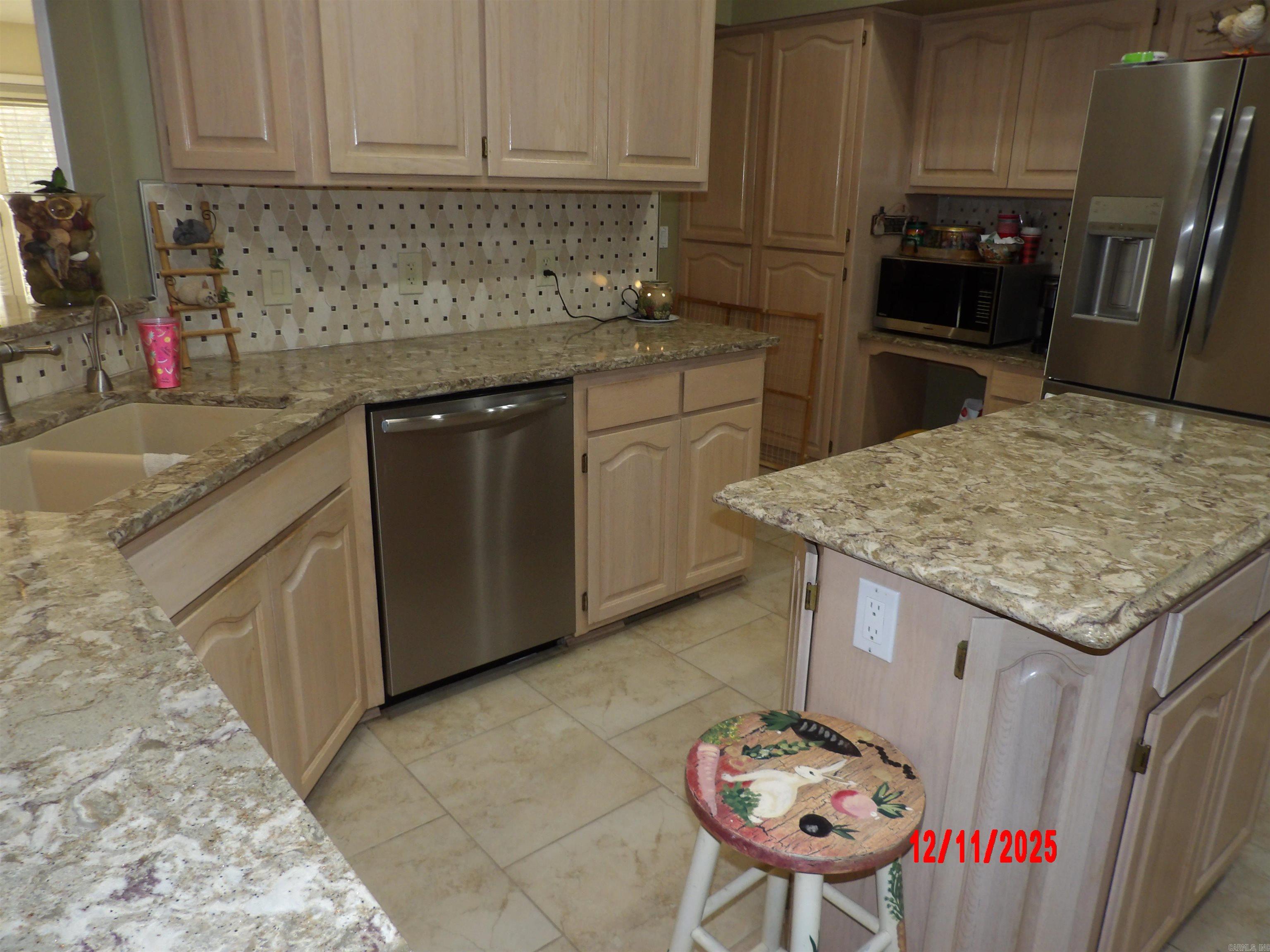 3 RESPLANDOR CT.  Hot Springs Village, AR