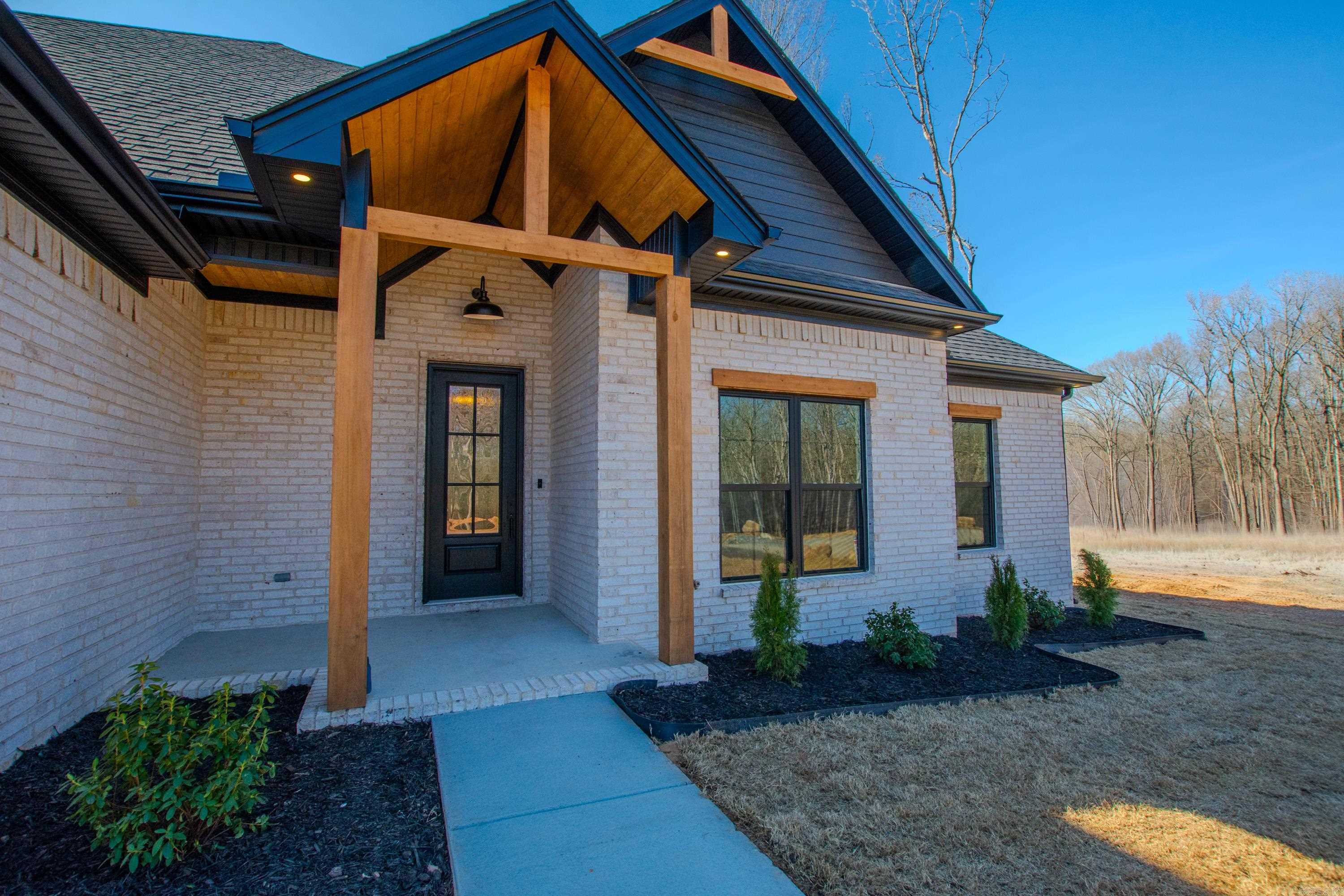 629 Valley Oak  Sherwood, AR