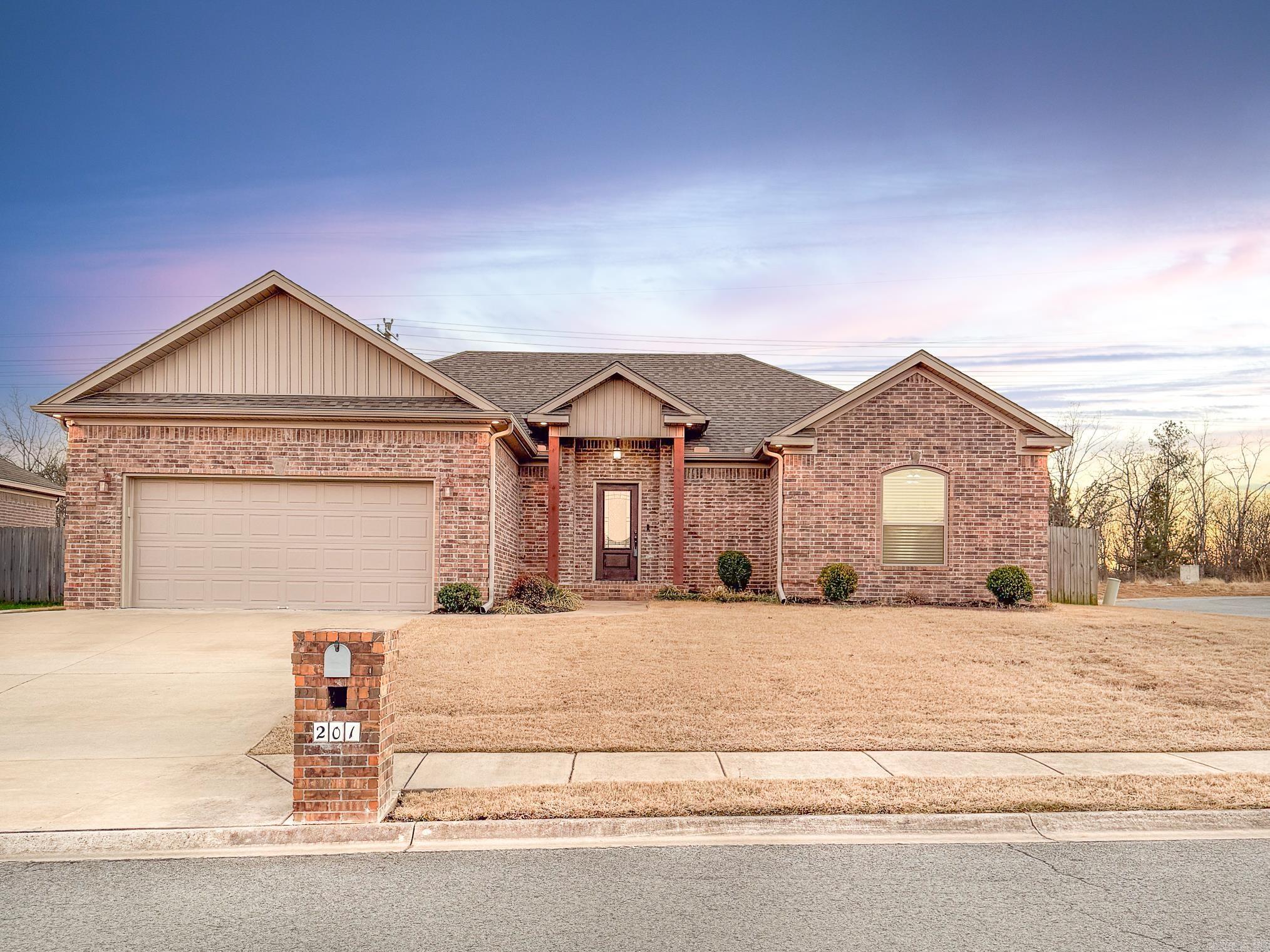 201 Creek View  Austin, AR