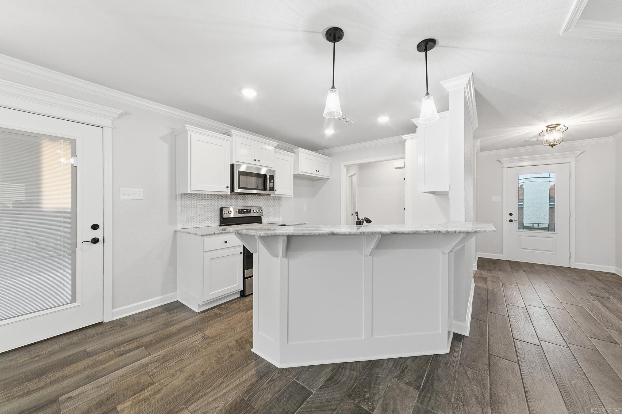 201 Creek View  Austin, AR