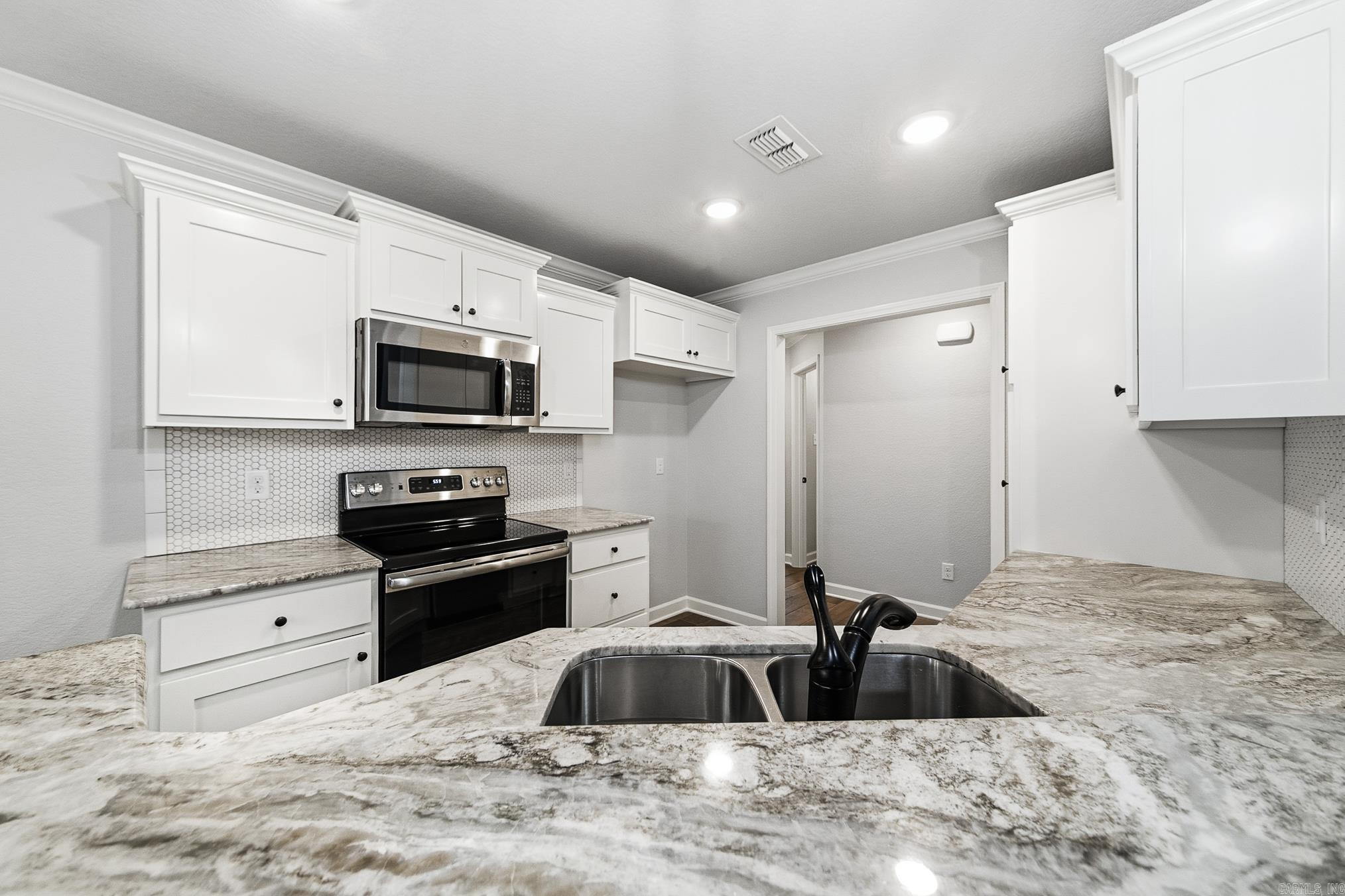 201 Creek View  Austin, AR