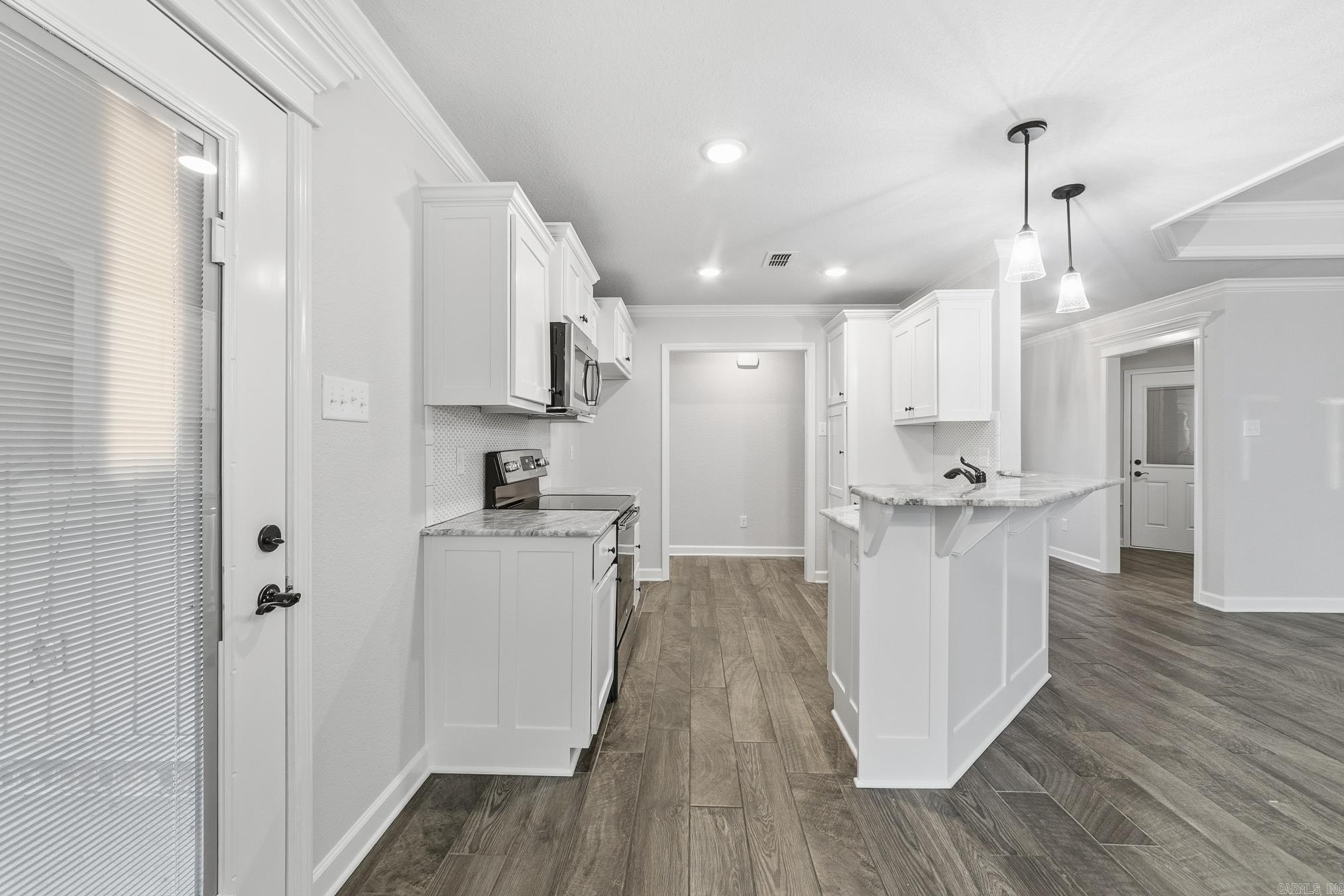 201 Creek View  Austin, AR