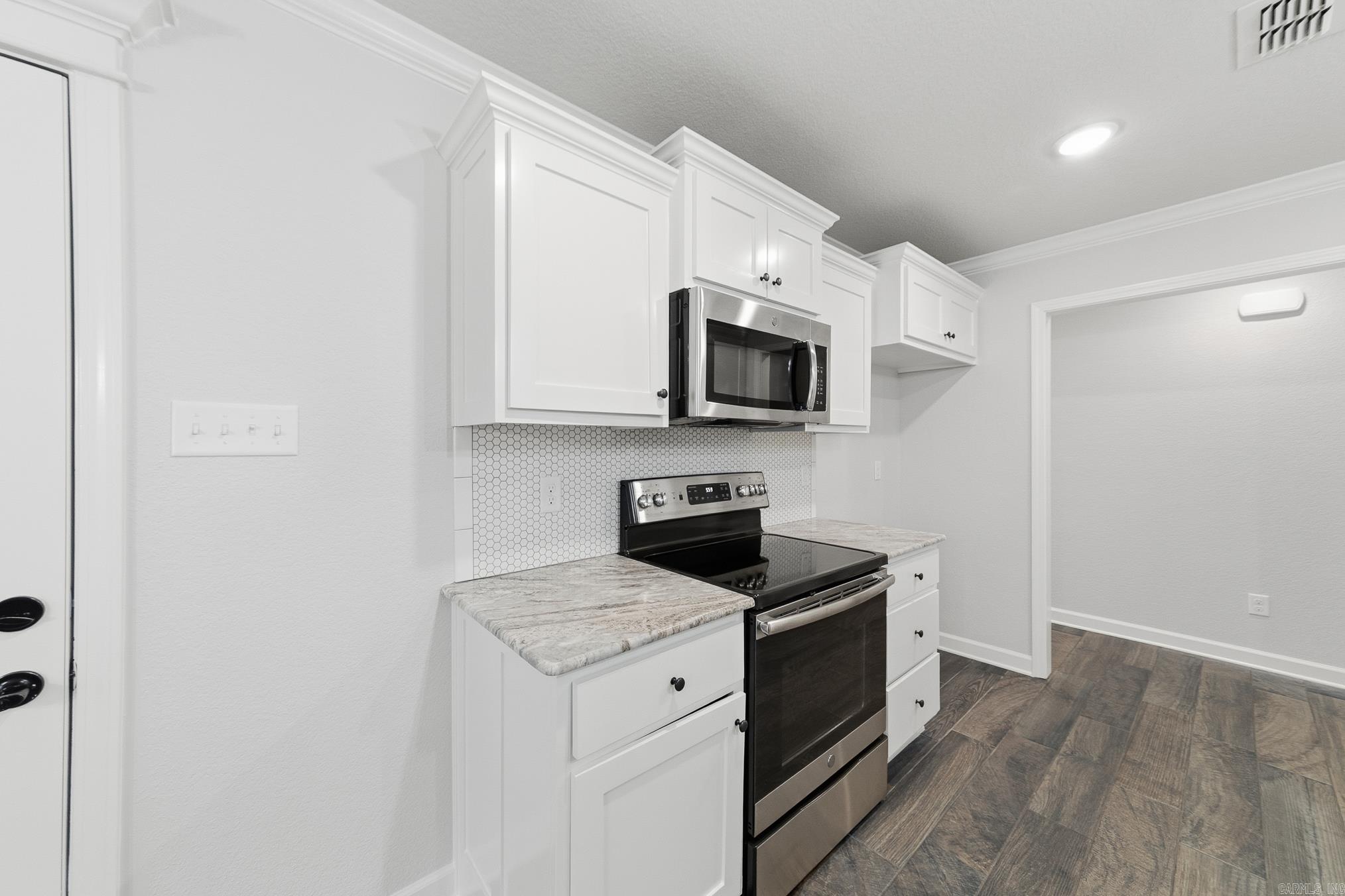 201 Creek View  Austin, AR