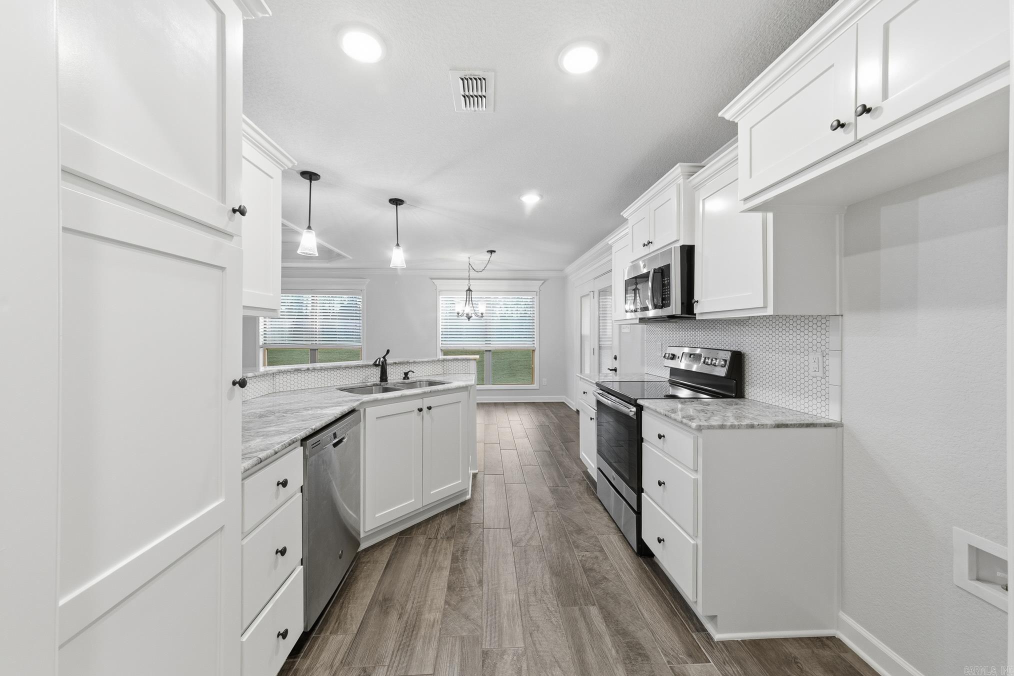 201 Creek View  Austin, AR