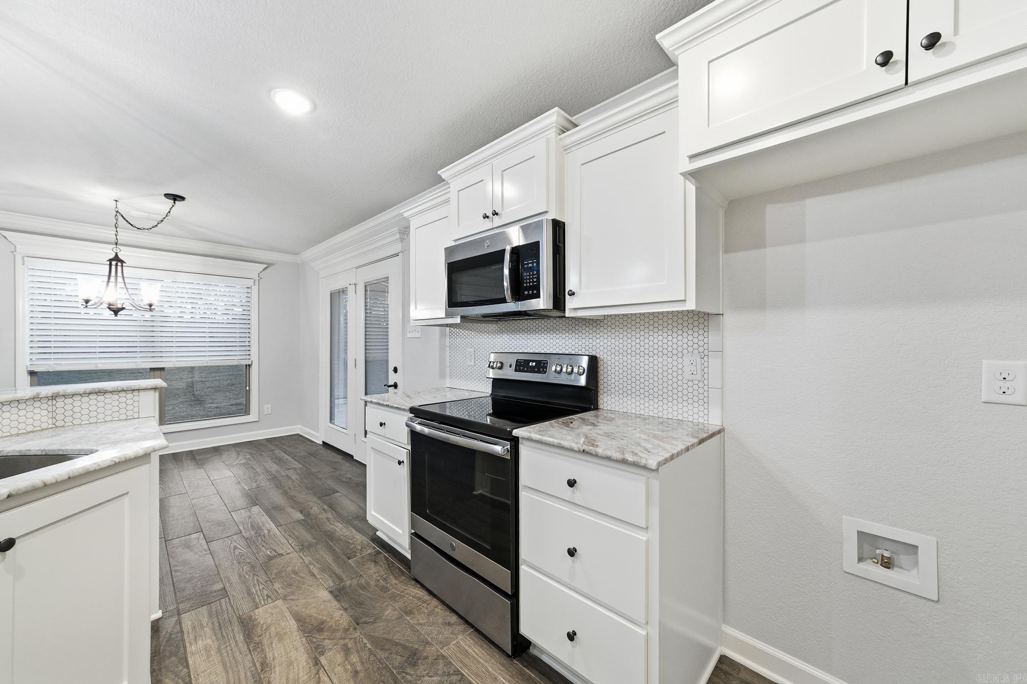 201 Creek View  Austin, AR