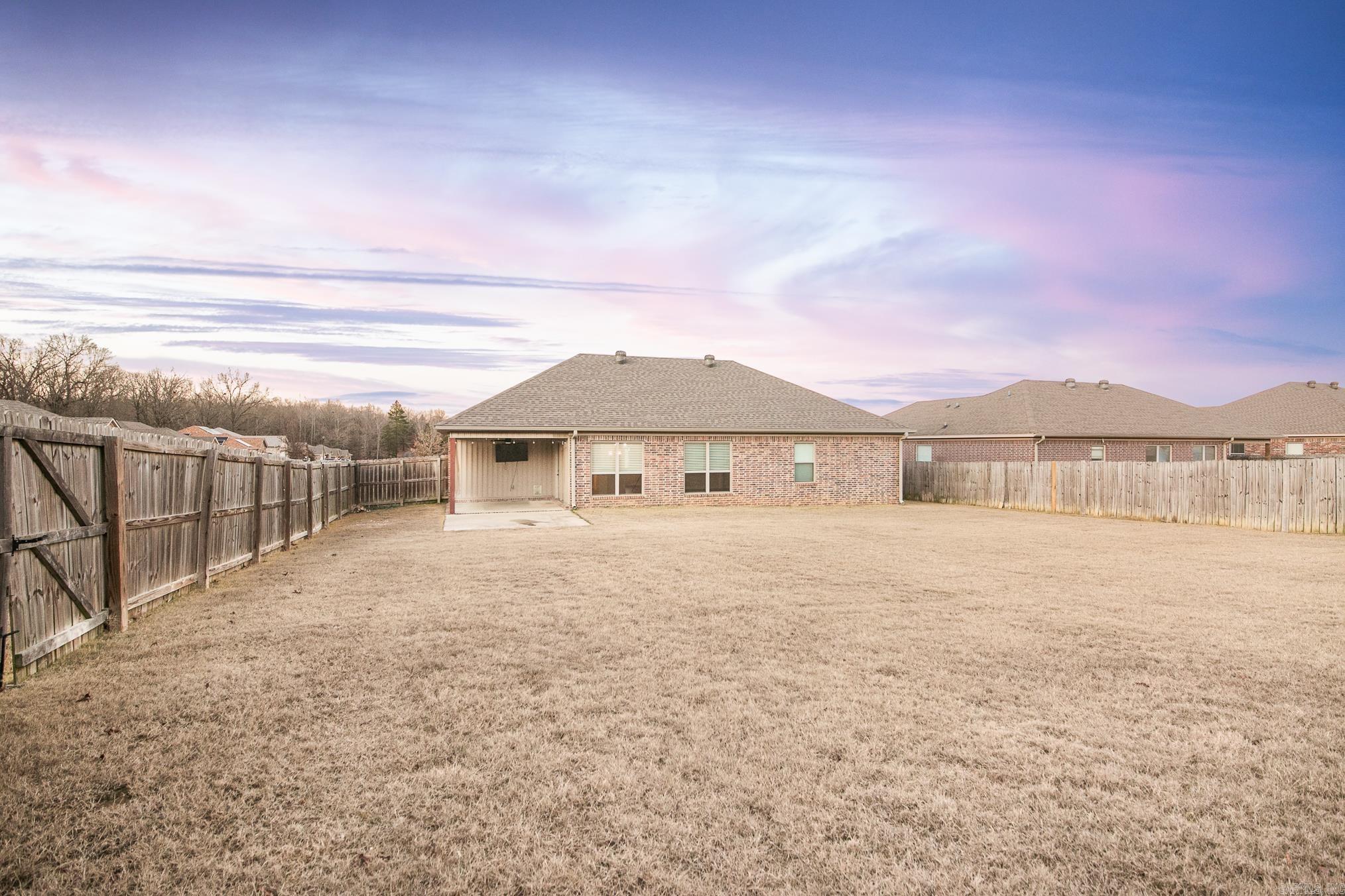 201 Creek View  Austin, AR