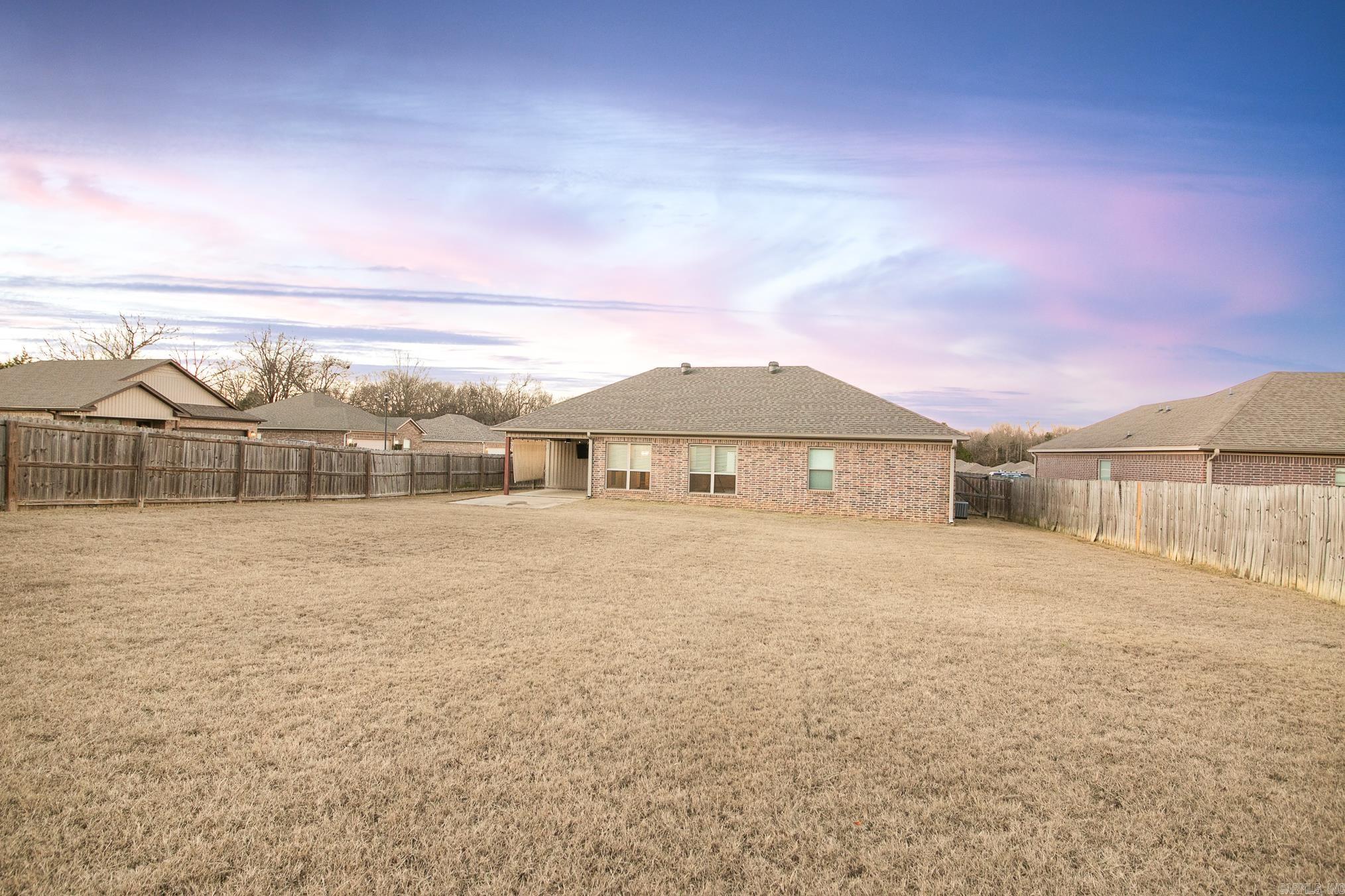 201 Creek View  Austin, AR