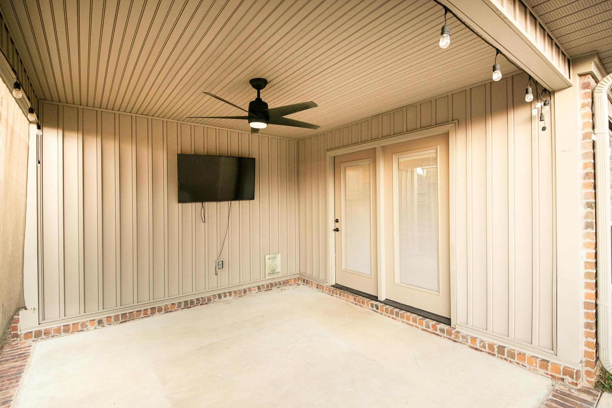 201 Creek View  Austin, AR