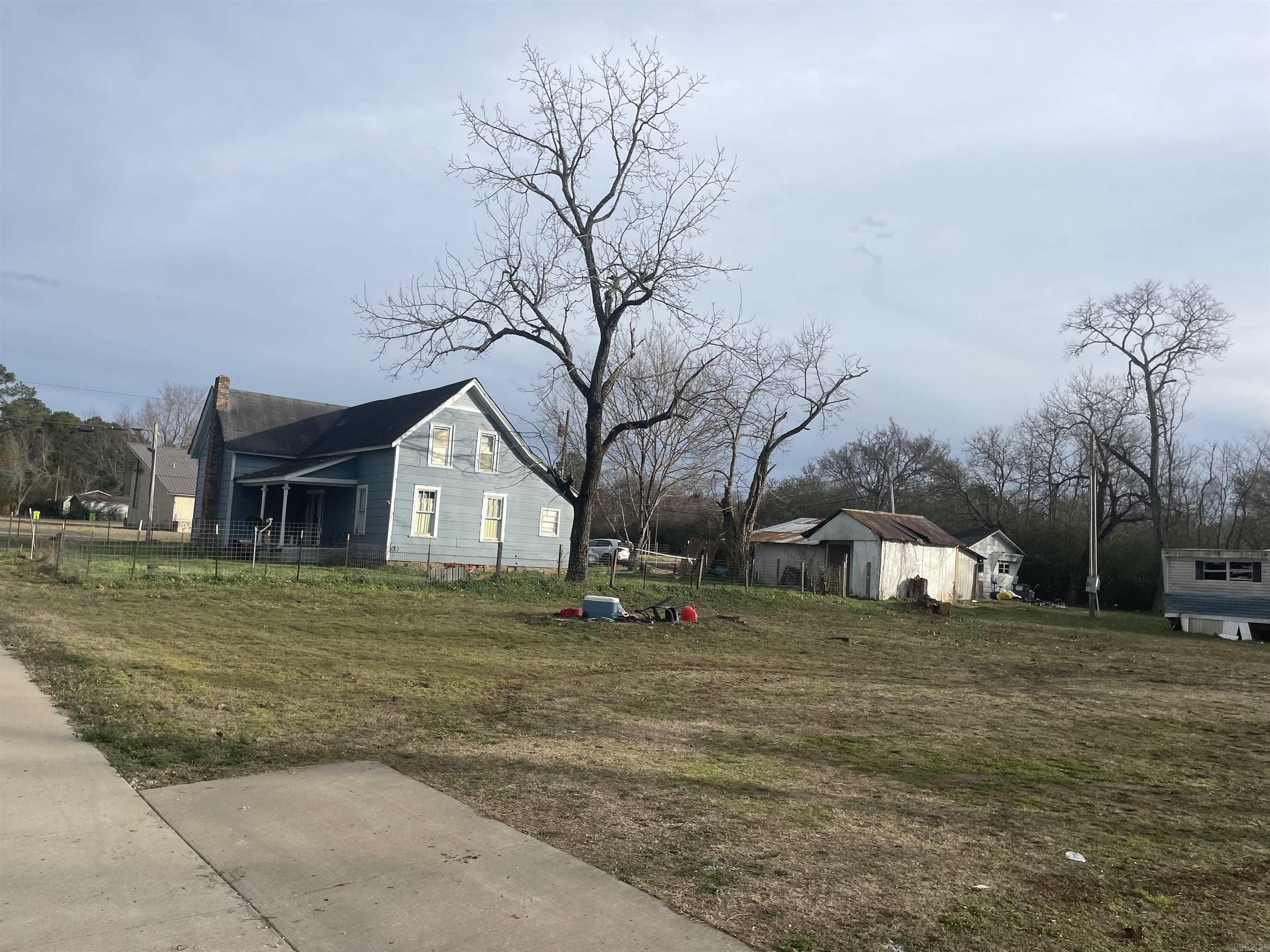 110 Locust 114 Locust St Quitman, AR