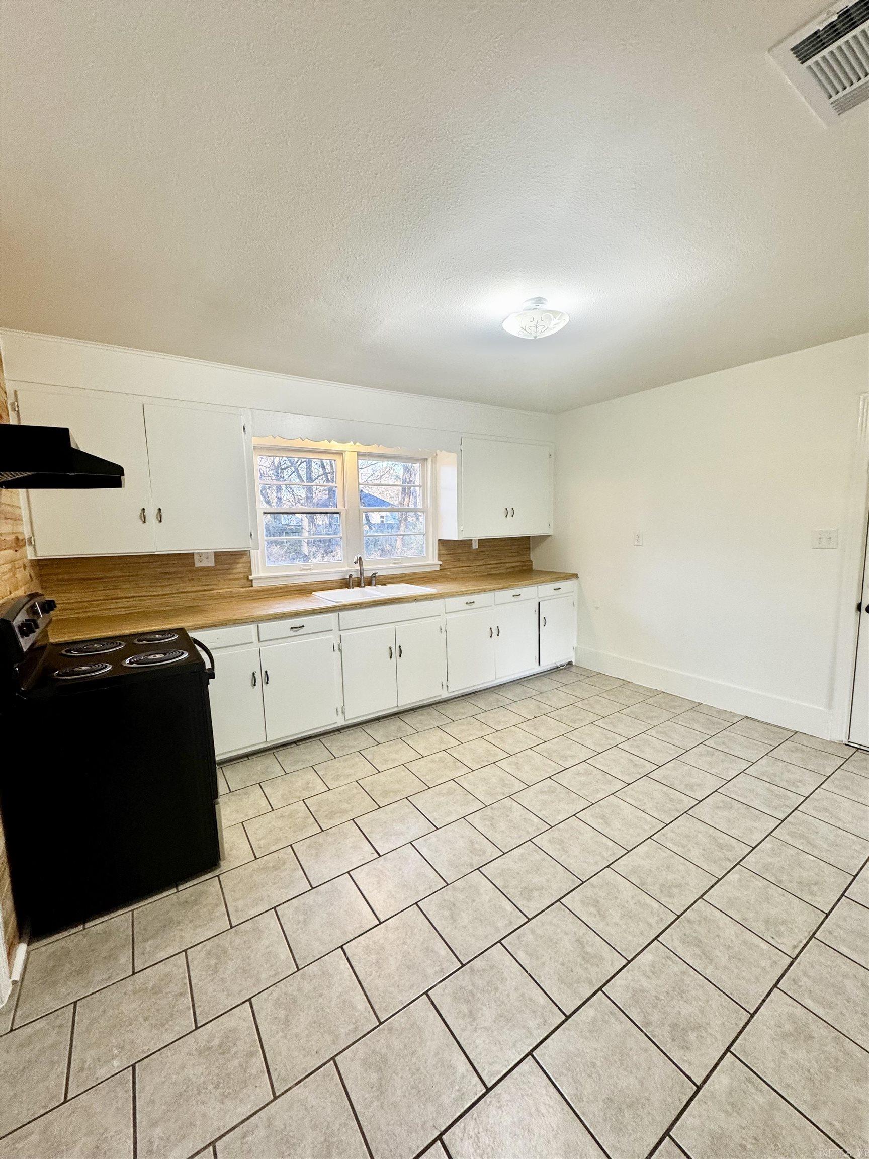 2120 Duncan  Conway, AR