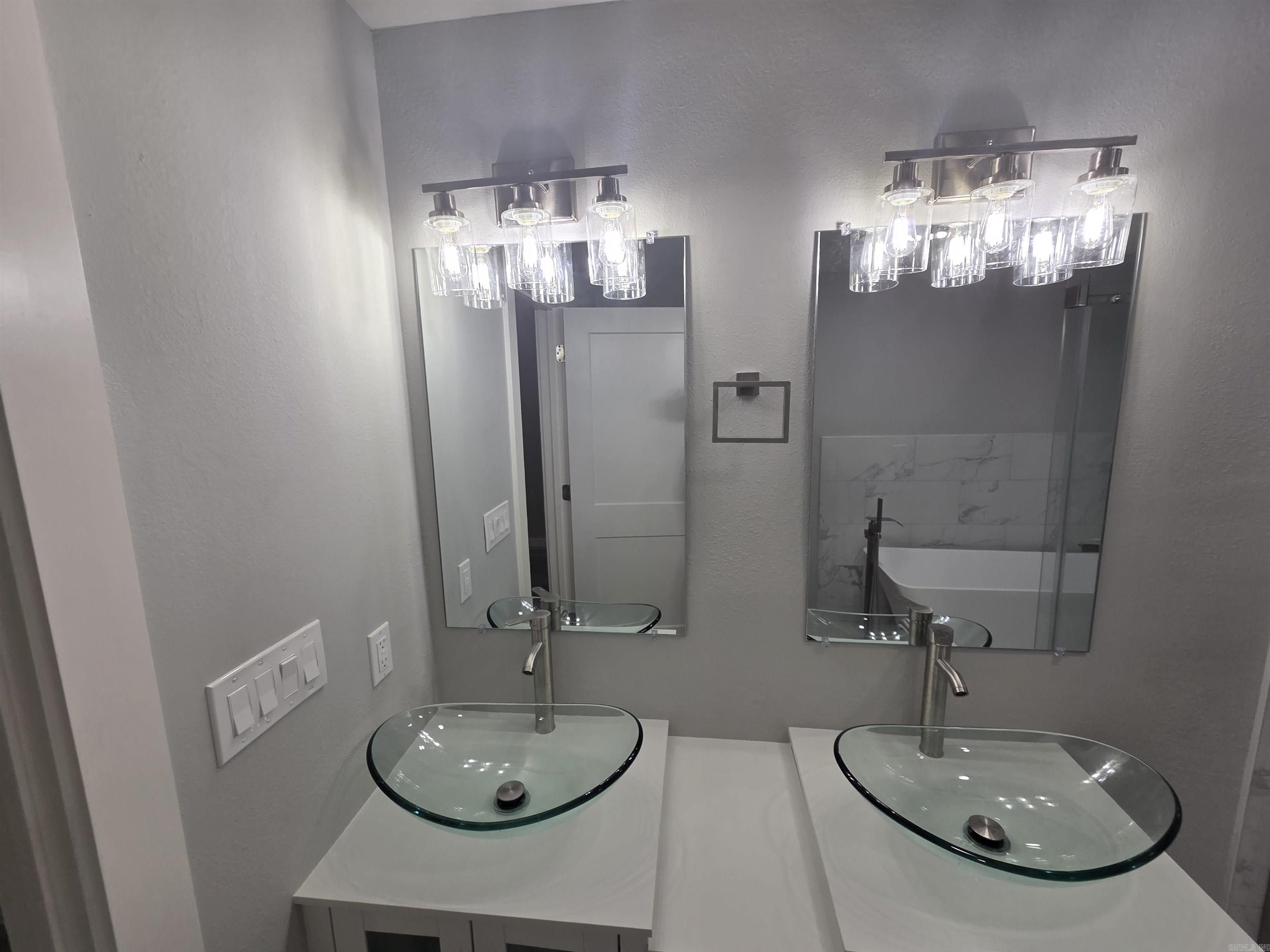 2411 S Schiller  Little Rock, AR