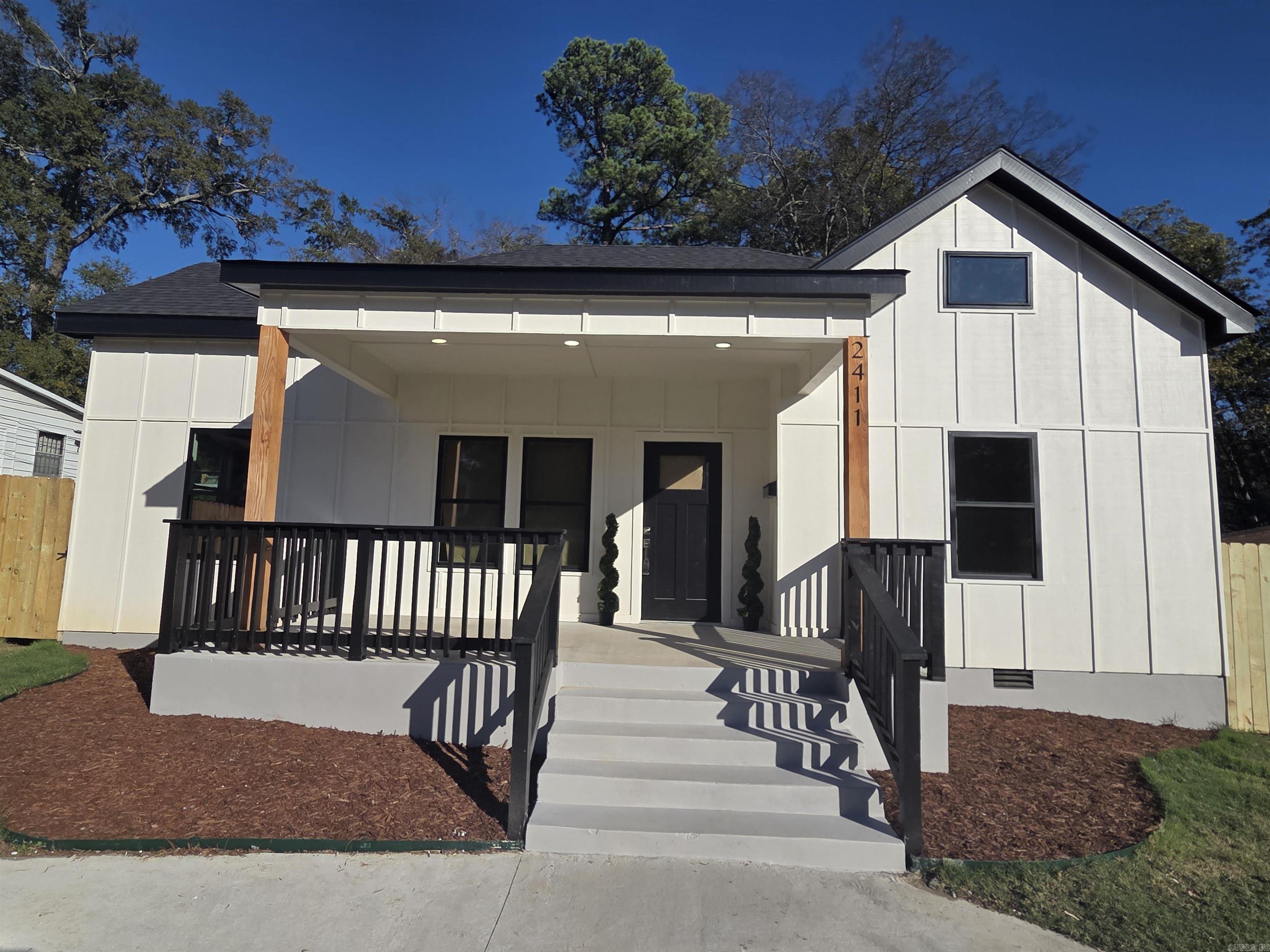 2411 S Schiller  Little Rock, AR