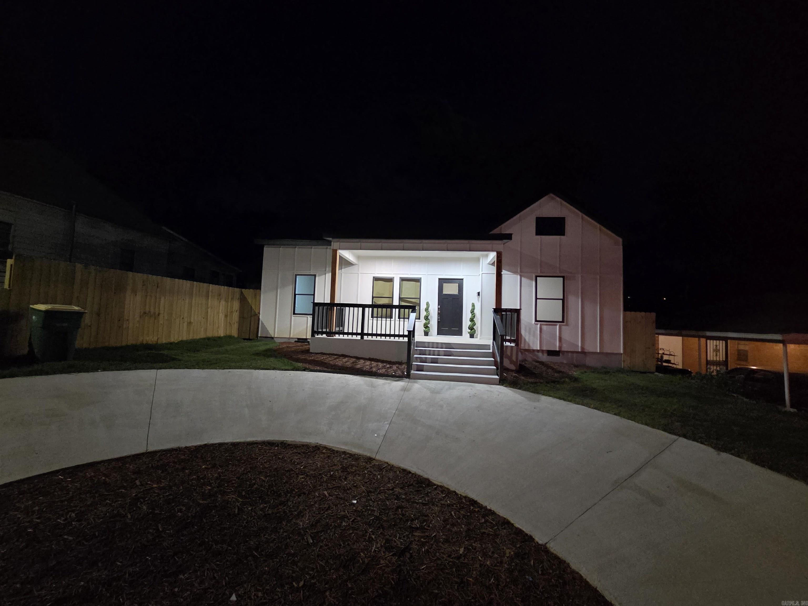 2411 S Schiller  Little Rock, AR