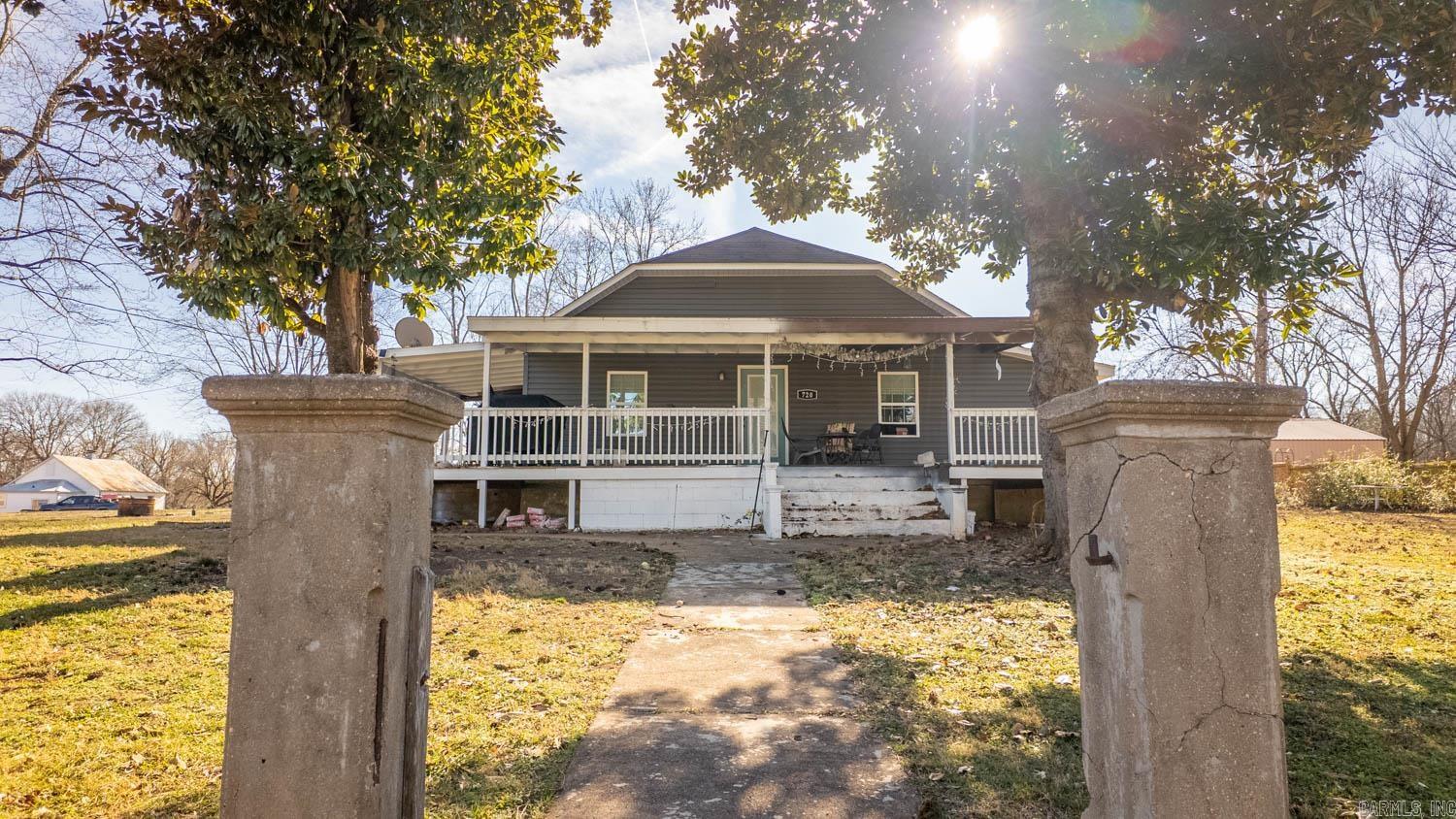 720 Archer Avenue  Mammoth Spring, AR