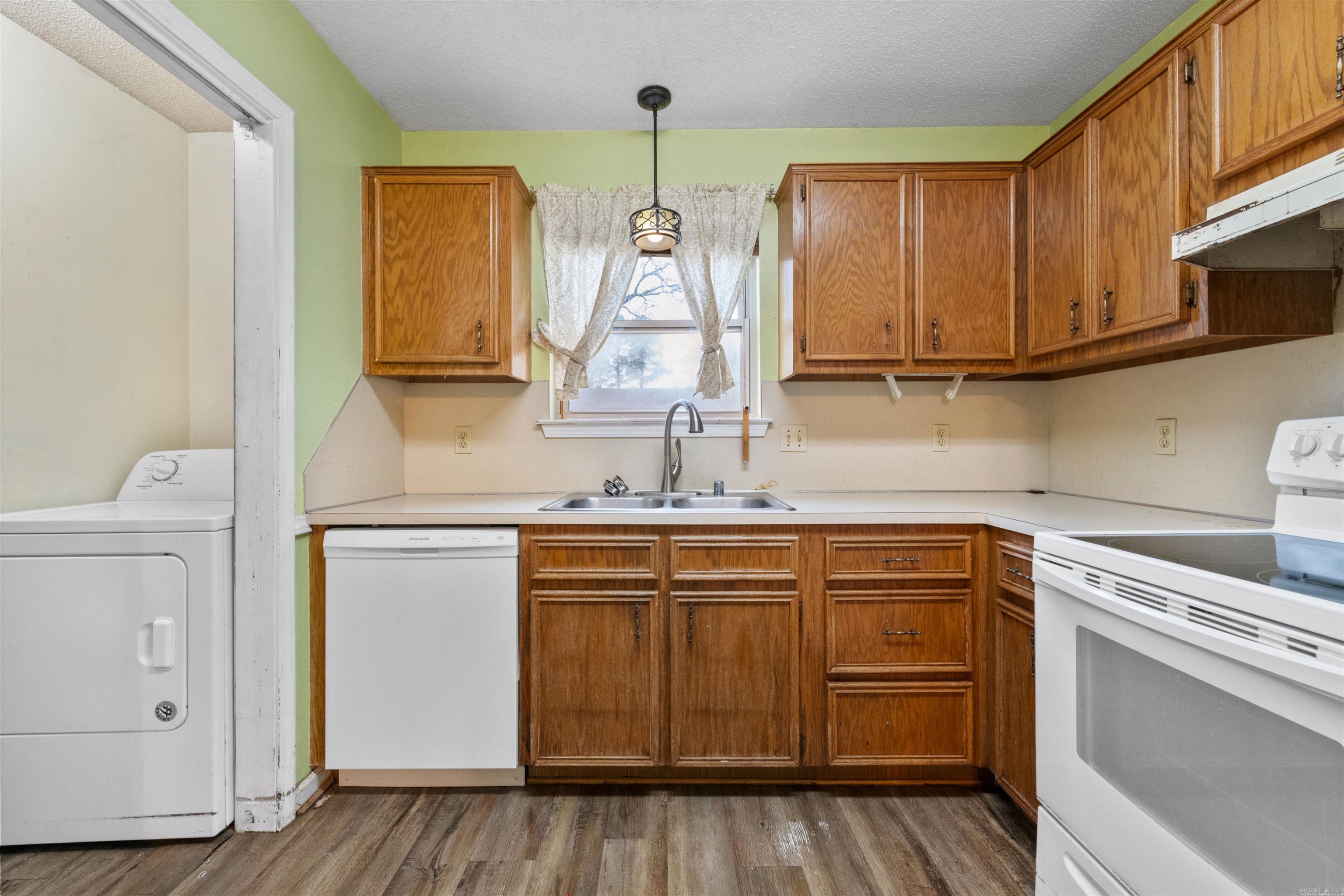 9404 Maryland  Sherwood, AR