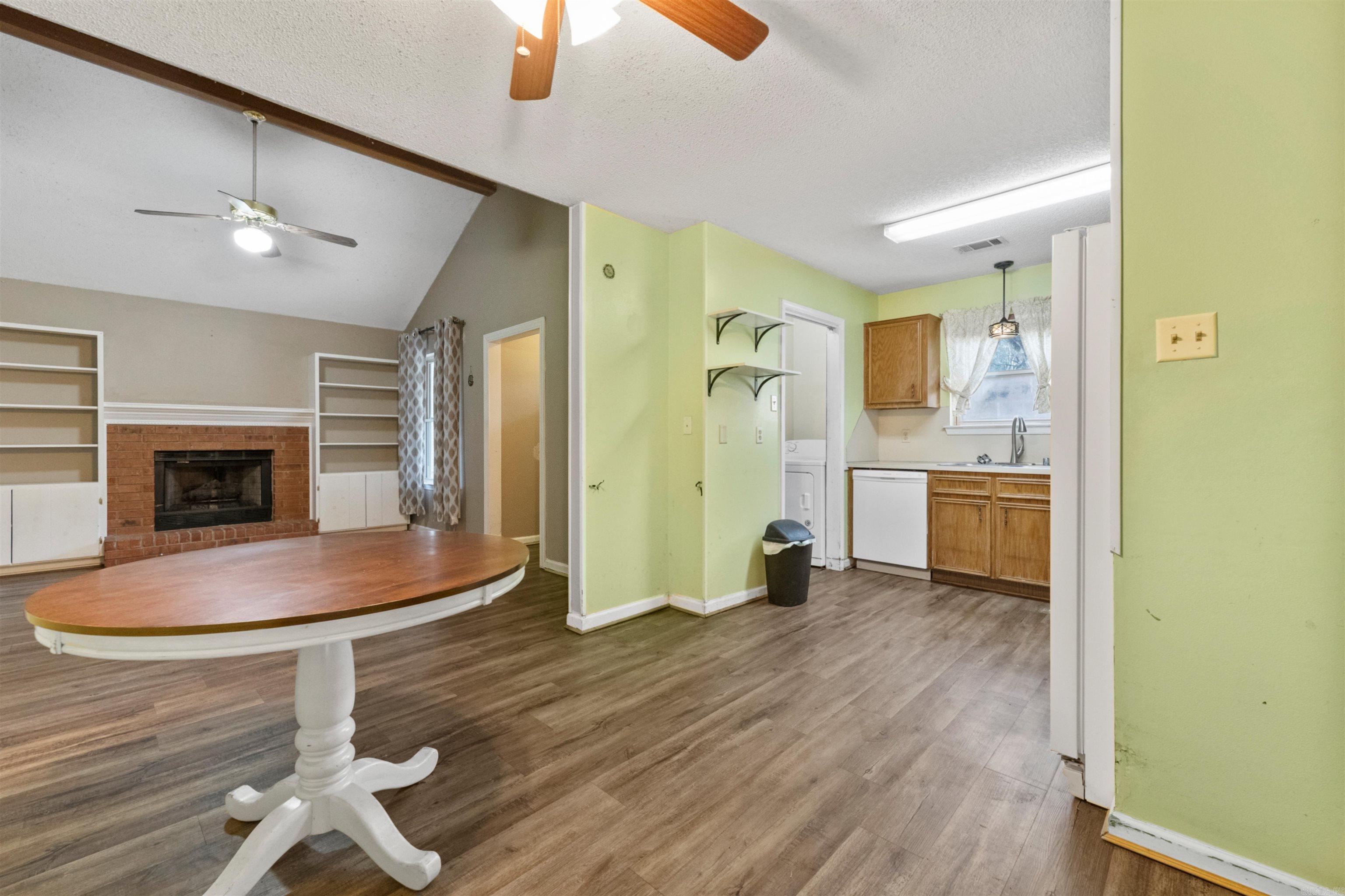 9404 Maryland  Sherwood, AR