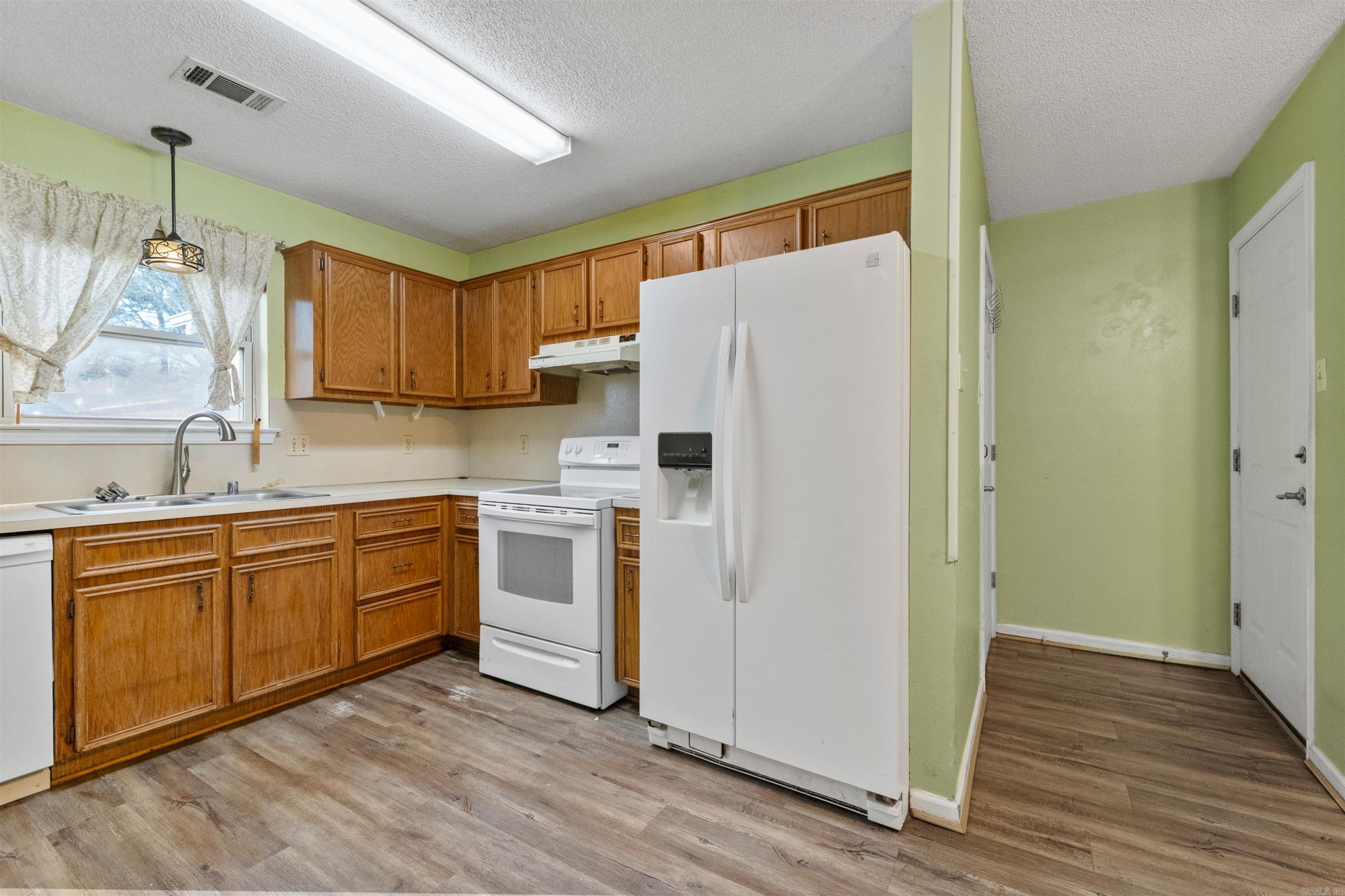 9404 Maryland  Sherwood, AR