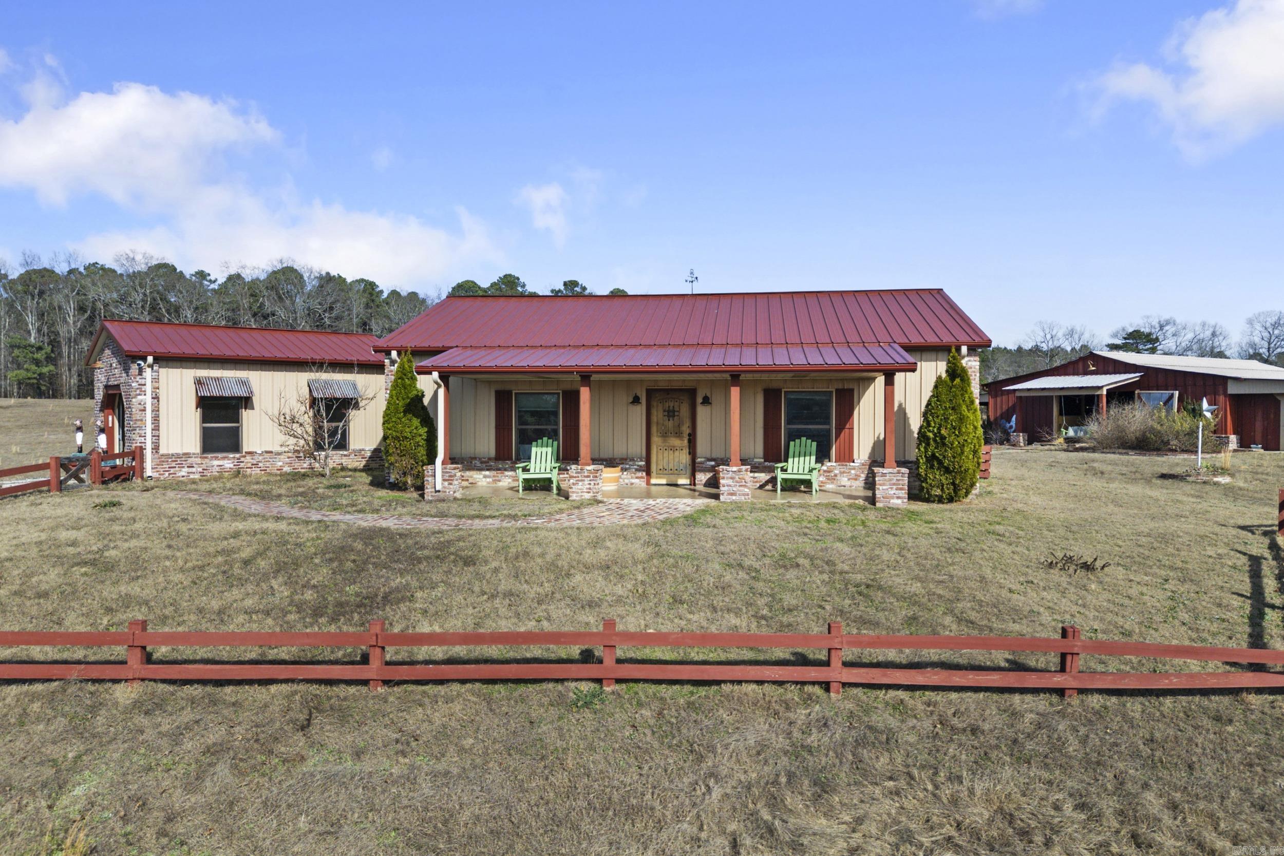 15298 Highway 84  Bismarck, AR