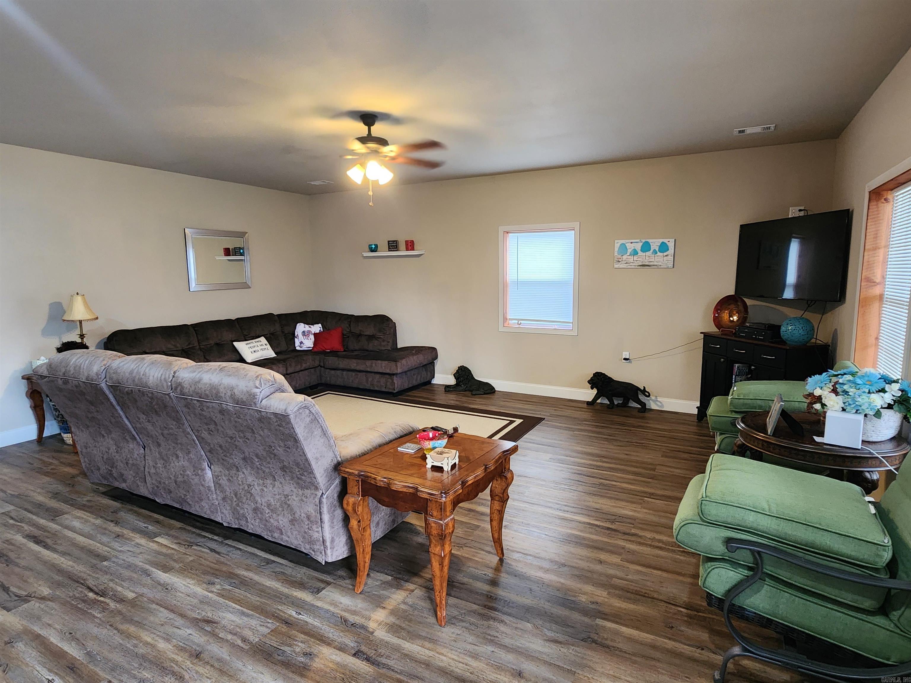 333 Manor  Melbourne, AR