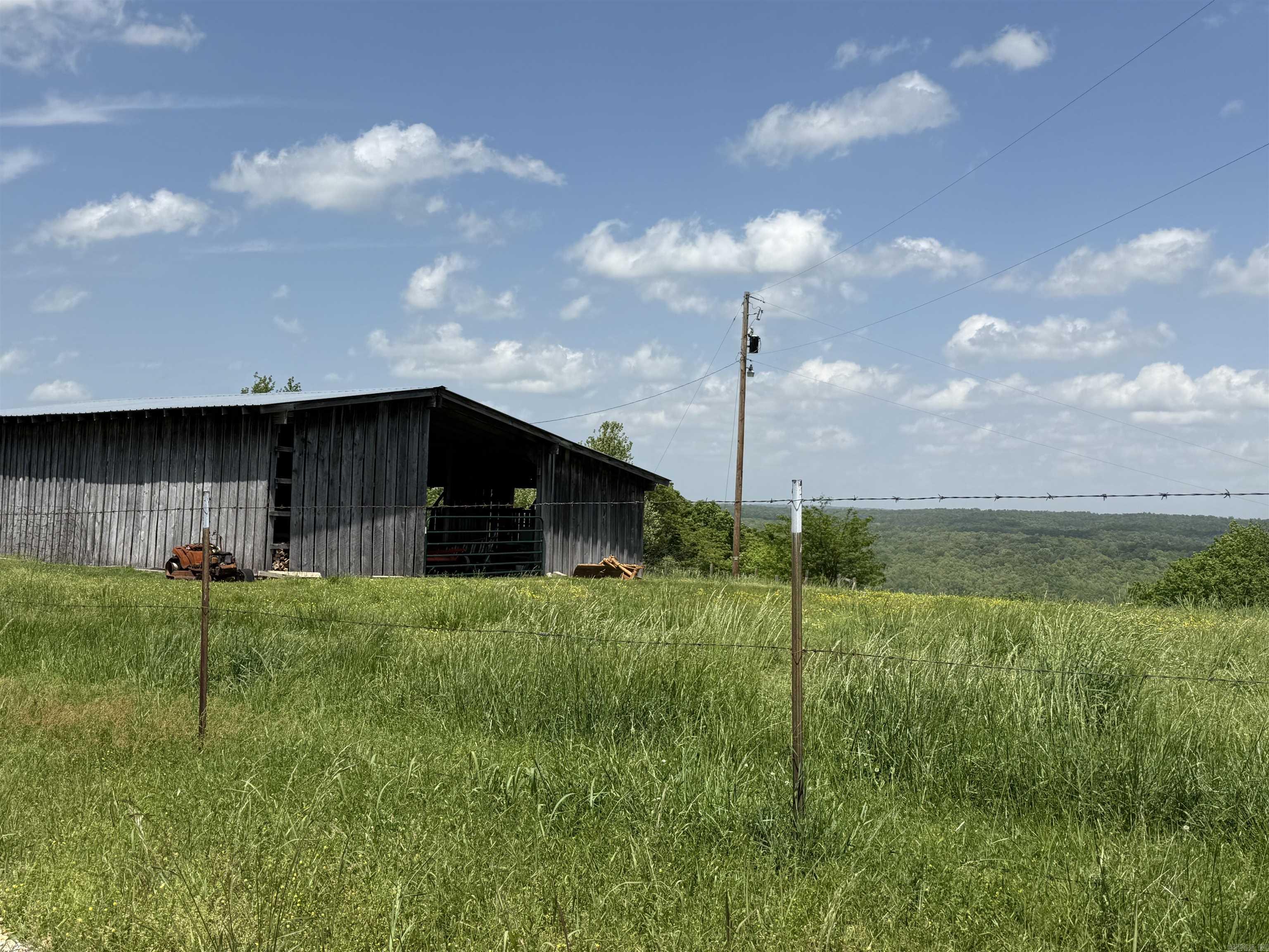 1366 Holmes  Mountain View, AR