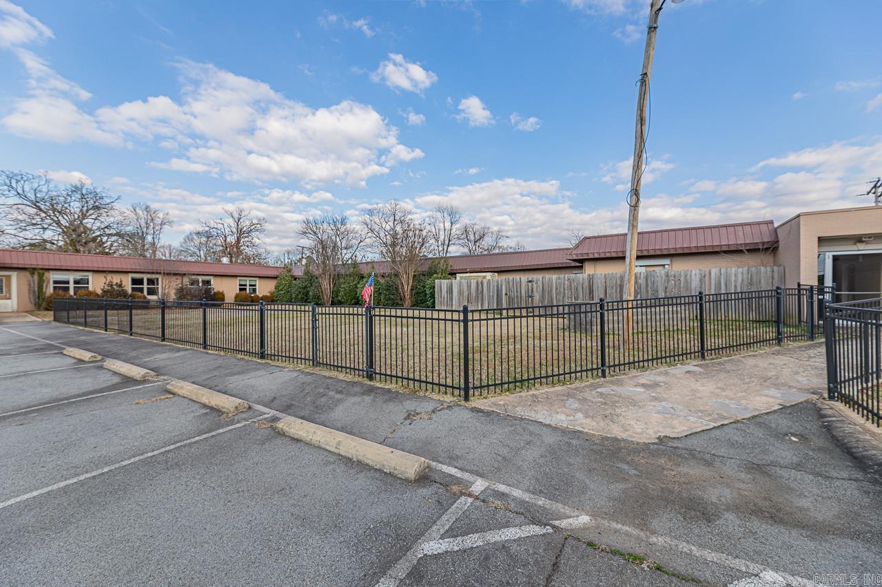 105 S College St  Searcy, AR