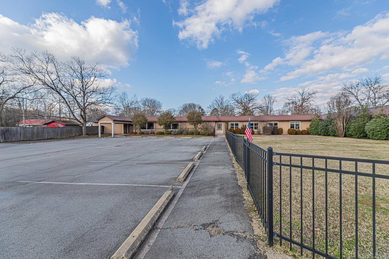 105 S College St  Searcy, AR