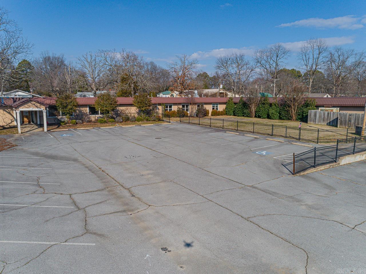 105 S College St  Searcy, AR