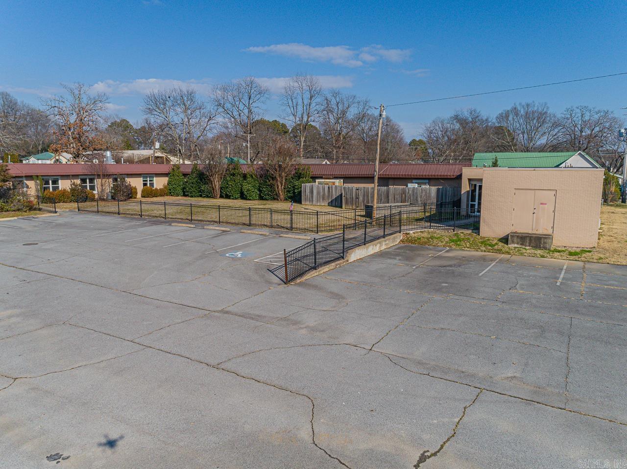 105 S College St  Searcy, AR