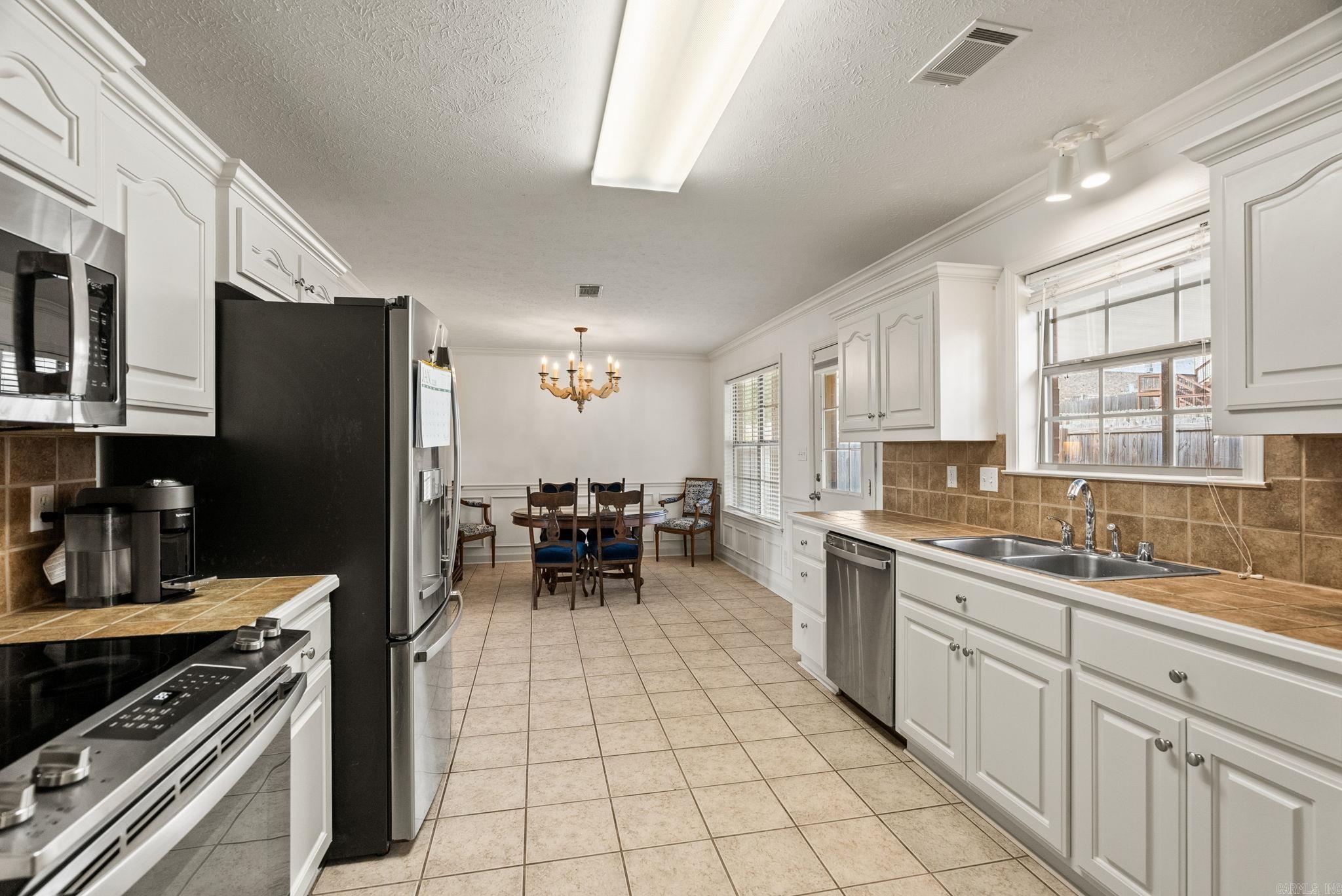 106 Beaver Creek  Maumelle, AR