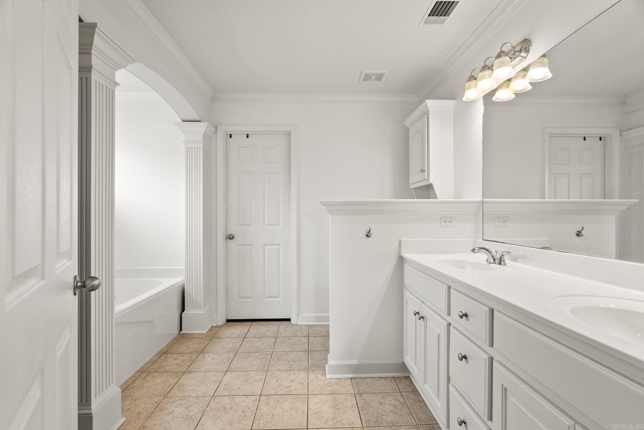 106 Beaver Creek  Maumelle, AR