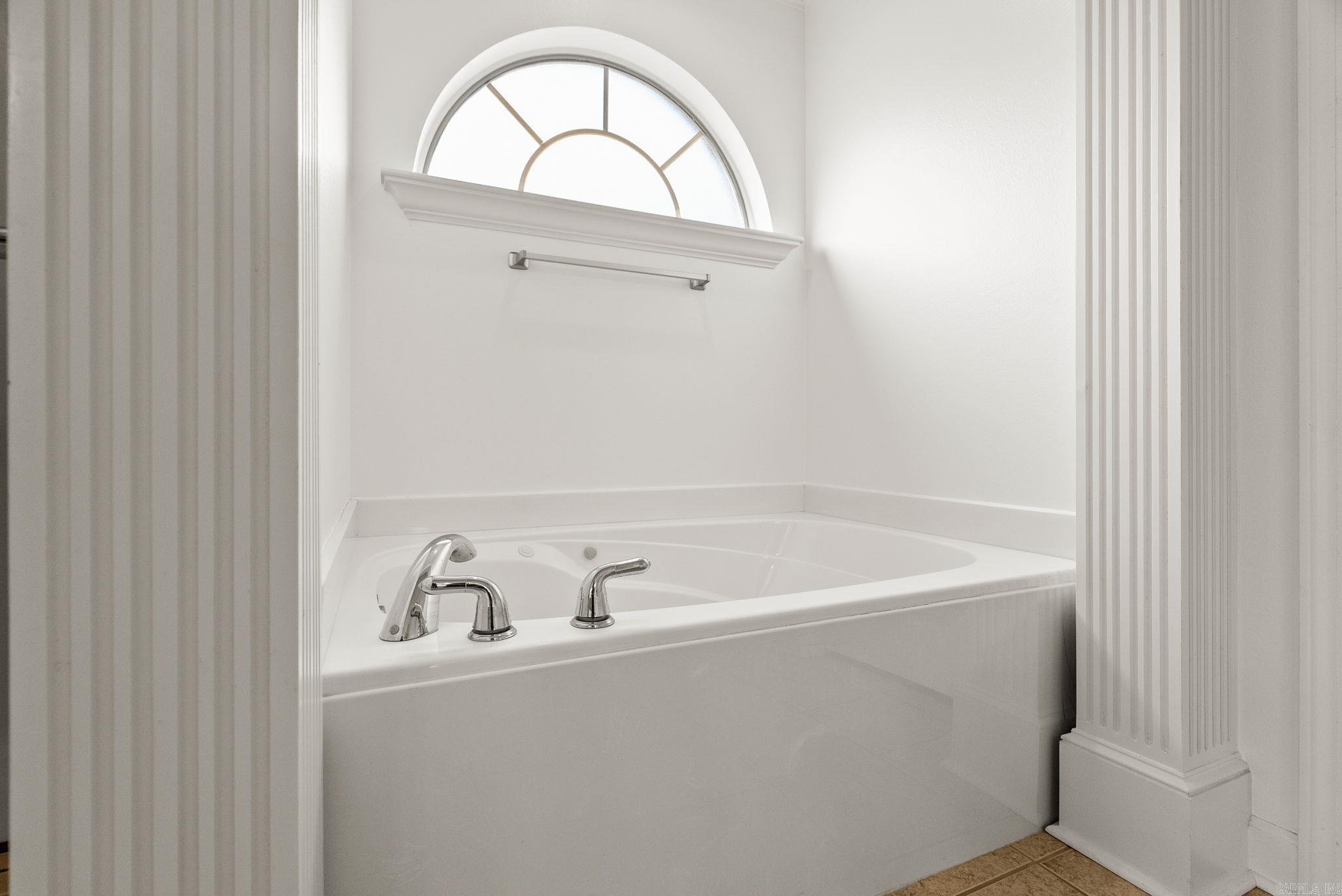 106 Beaver Creek  Maumelle, AR