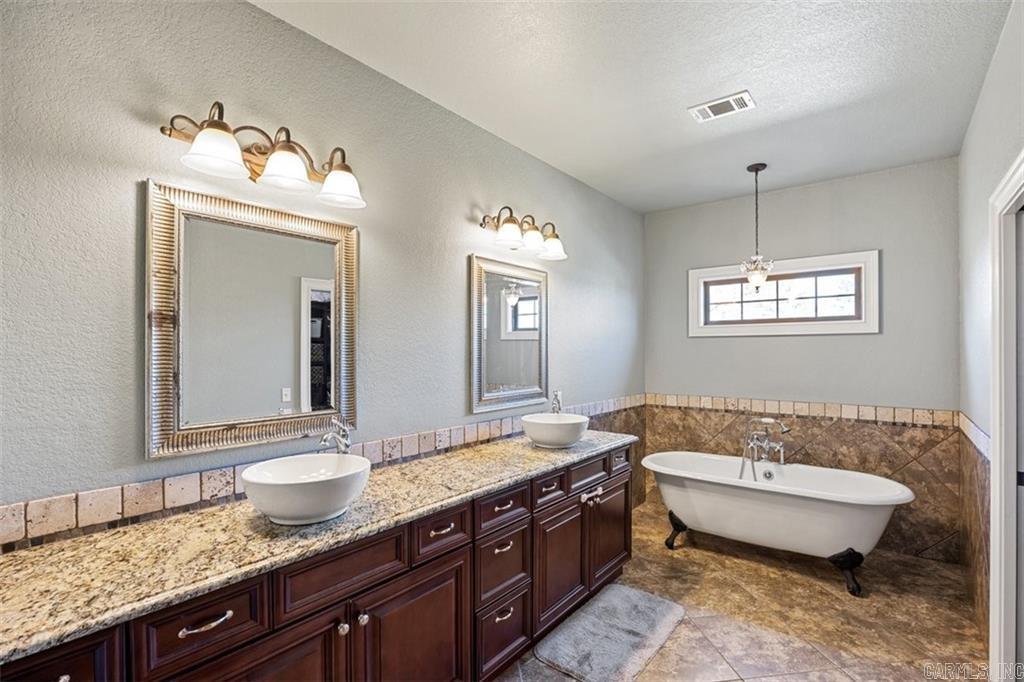 1209 E Elm Street  Russellville, AR