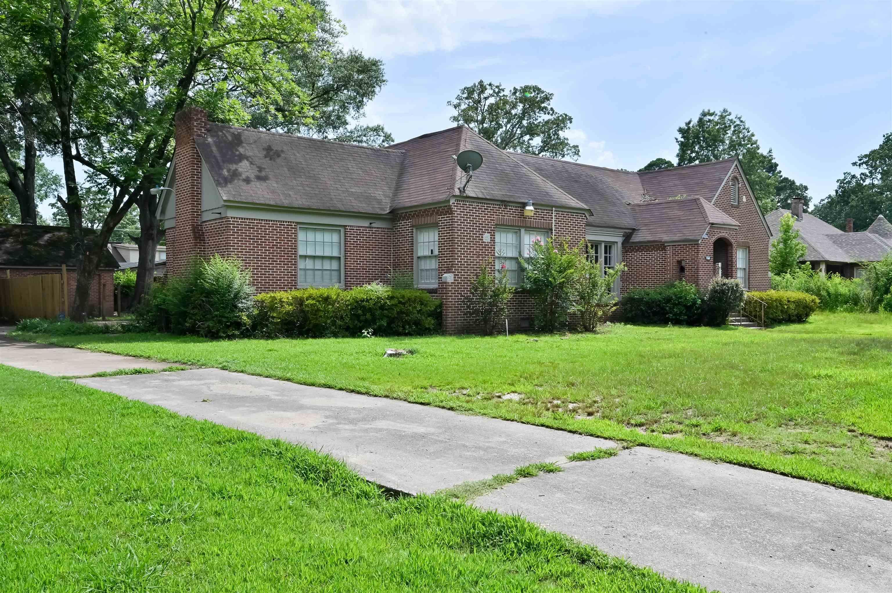 1300 W 28th  Pine Bluff, AR