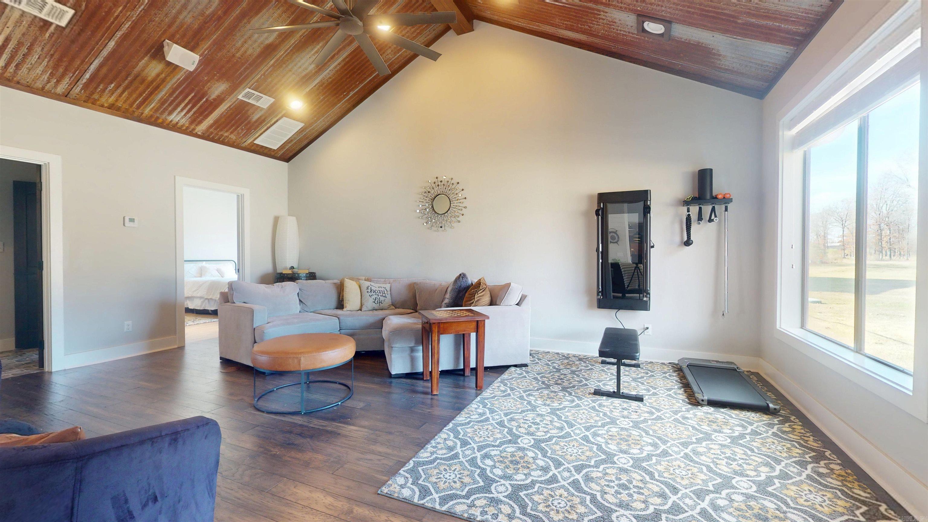 1677 Oak Ridge  Texarkana, TX