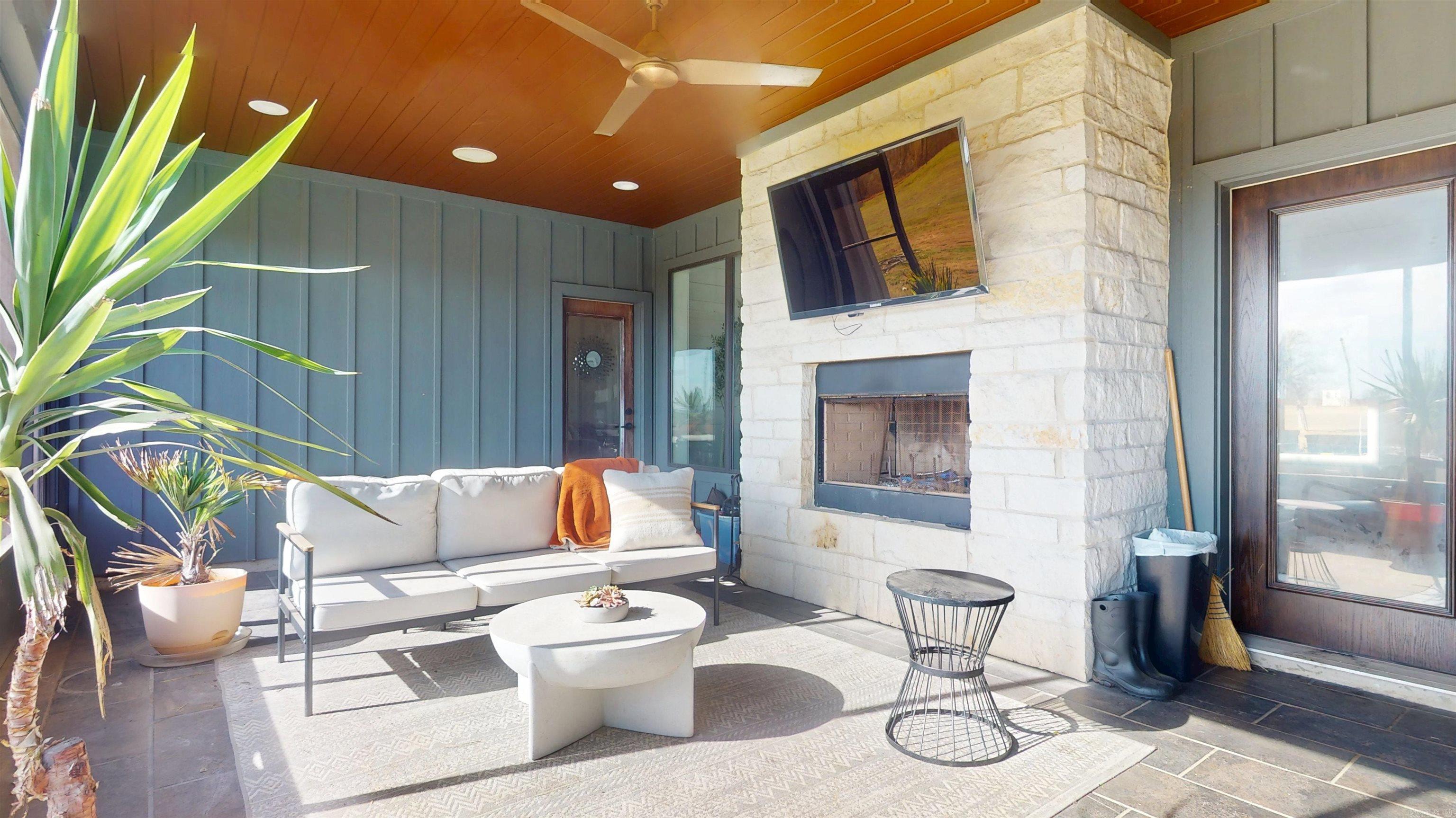 1677 Oak Ridge  Texarkana, TX