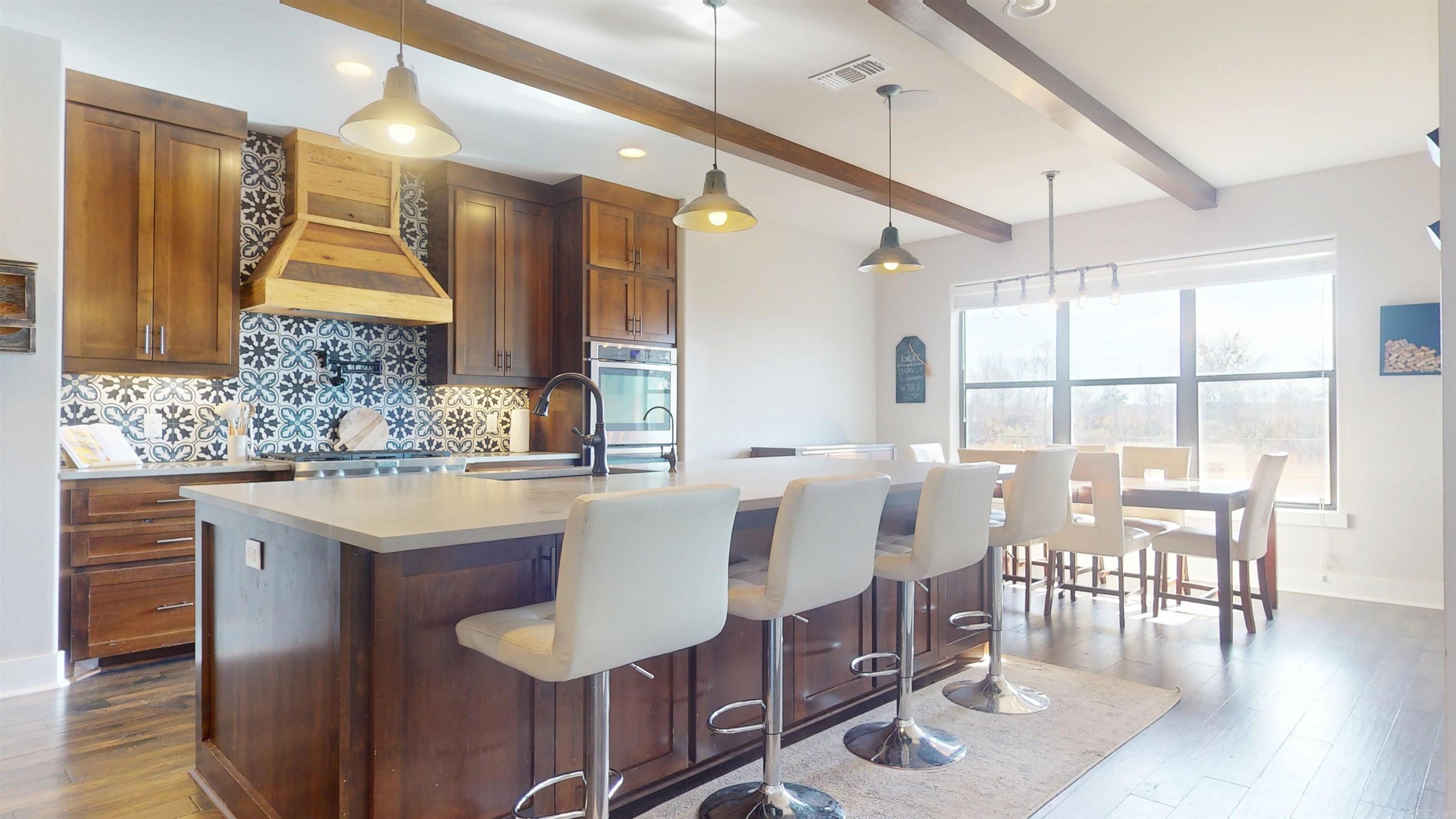 1677 Oak Ridge  Texarkana, TX