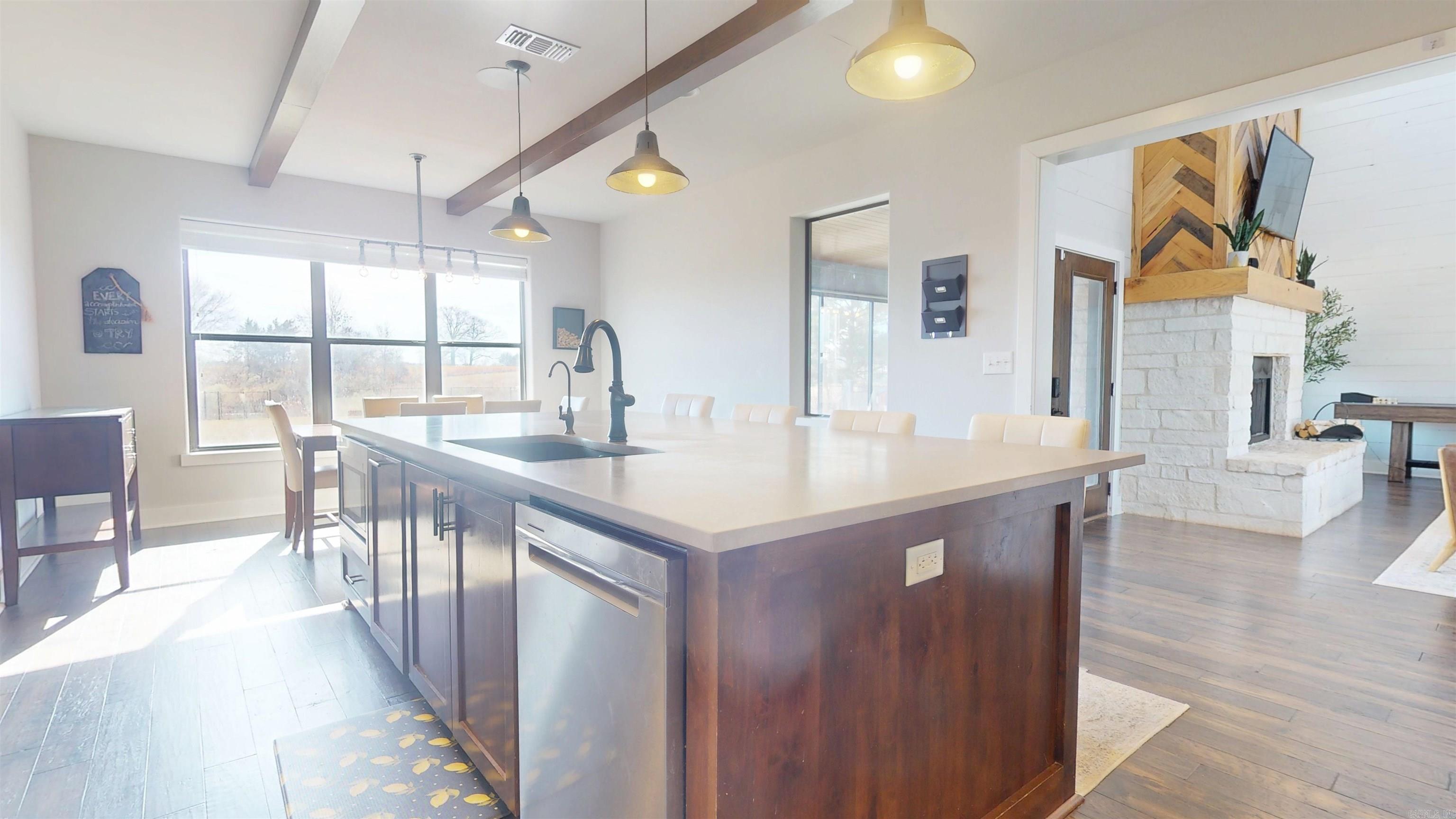 1677 Oak Ridge  Texarkana, TX