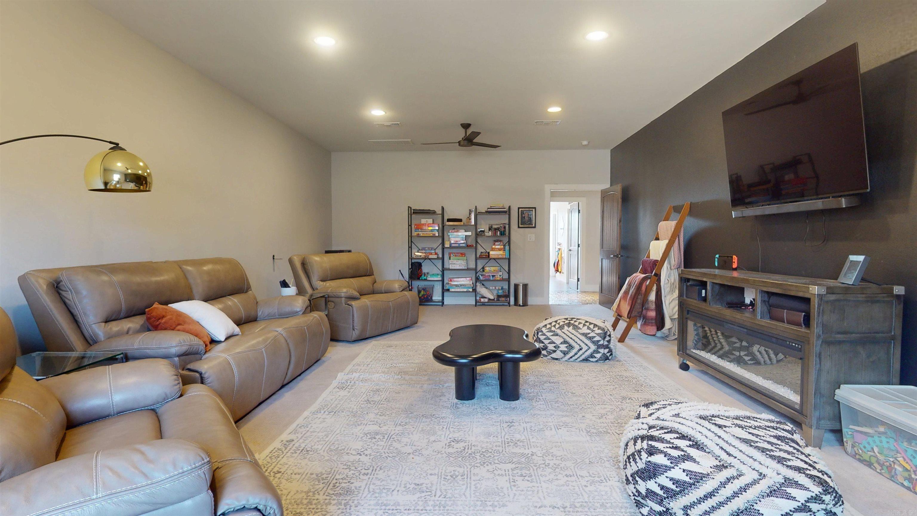 1677 Oak Ridge  Texarkana, TX