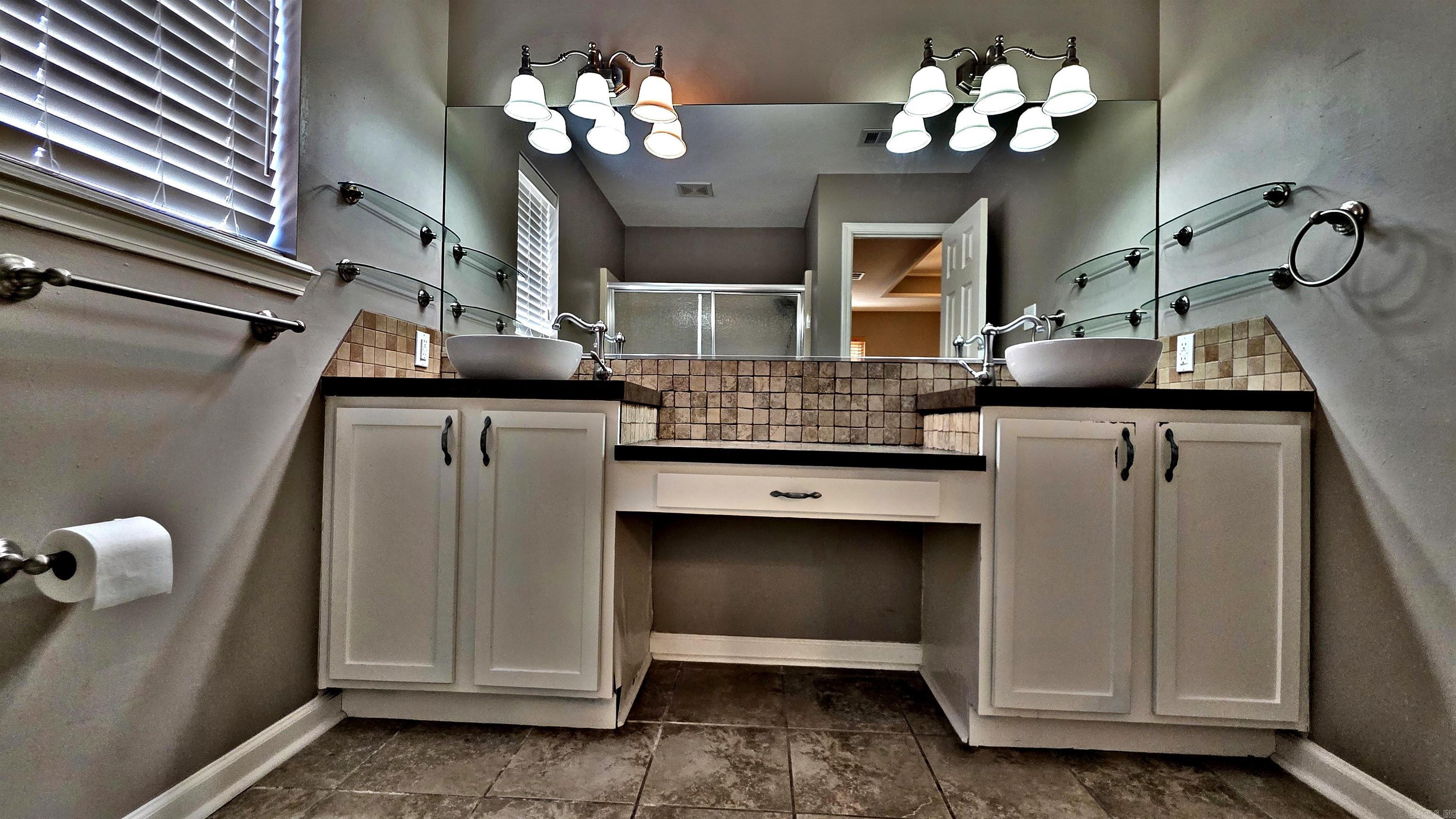 106 Tenkiller Dr  Sherwood, AR