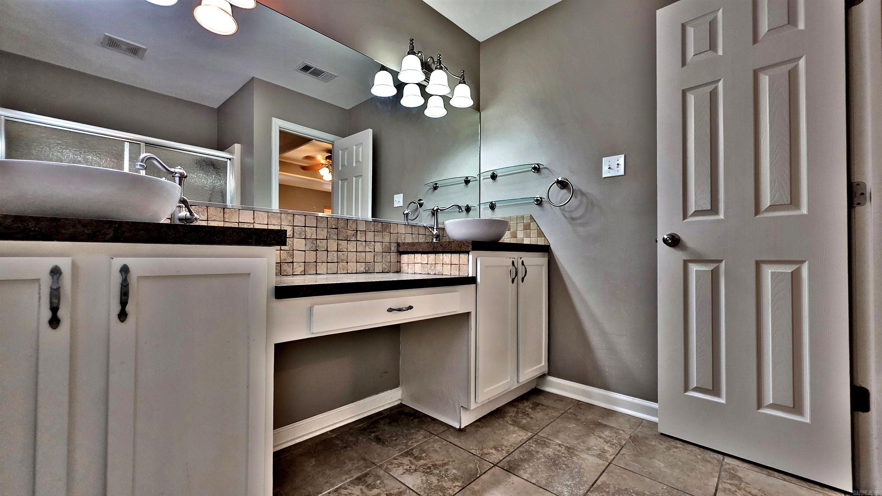 106 Tenkiller Dr  Sherwood, AR