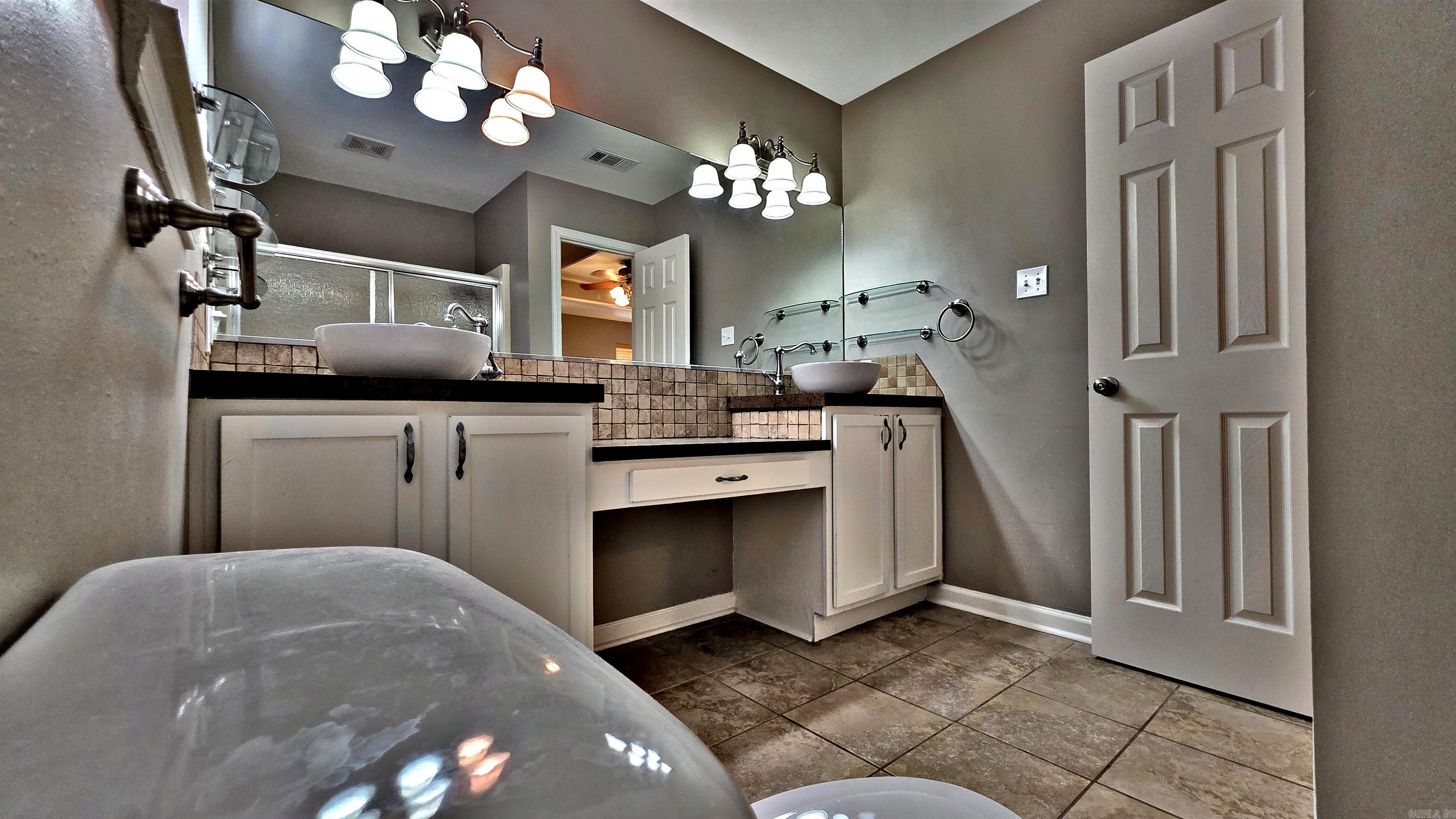 106 Tenkiller Dr  Sherwood, AR